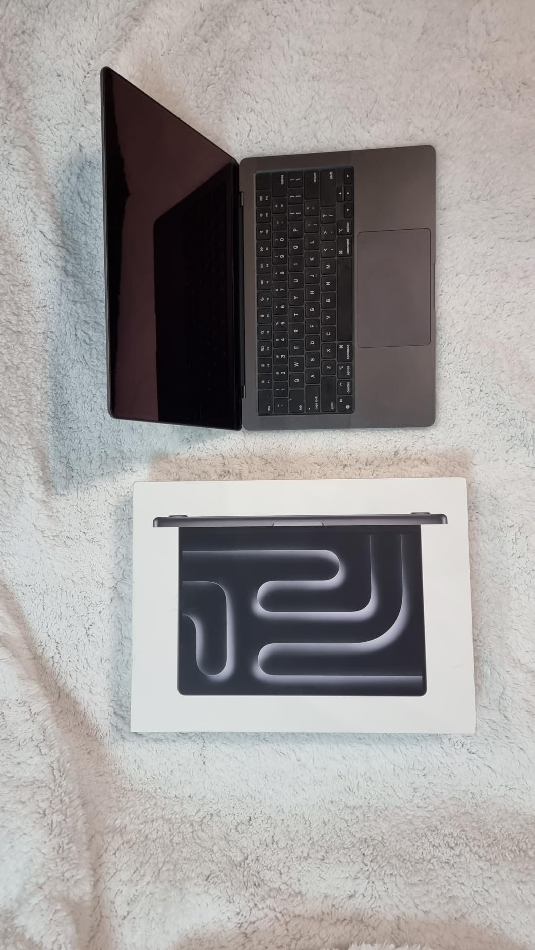 Apple 2023 MacBook Pro Laptop M3 Pro chip with 11‑core CPU, 14‑core GPU: Built for Apple Intelligence, 14.2-inch Liquid Retina XDR Display, 18GB Unified Memory, 512GB SSD Storage; Space Black customer photo 1