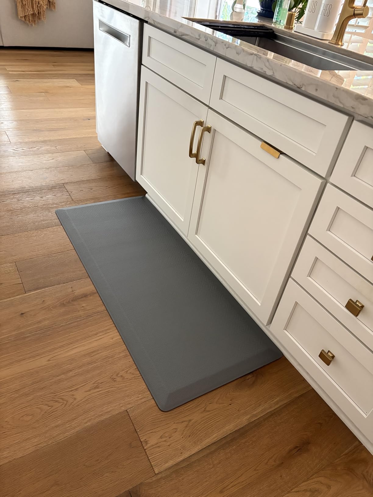Ophanie Kitchen Mats for Floor, 3/4 inch Thick, 20x32 Anti Fatigue Cushioned Mat, Kitchen Rugs, Waterproof, Comfort Ergonomic Standing Mat for Office, Home, Sink with 99+ Pairs of Anti-Slip Bottom Ridges customer photo 2