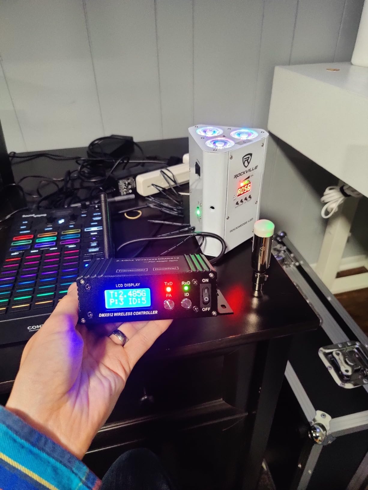 Lixada DMX 512 Controller 2.4G Wireless Transmitter Receiver LCD Display Power Adjustable Repeater Lighting Dimmer Controller for Disco DJ Party Light customer photo 1