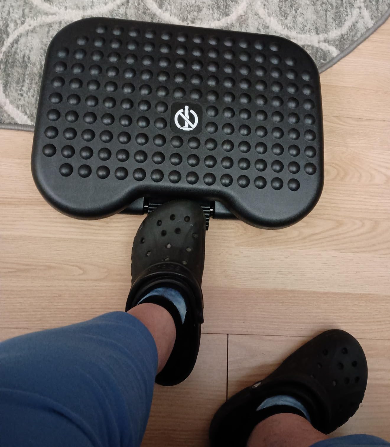 ErGear Under Desk Footrest, Adjustable Foot Rest with 3 Height Settings and 30-Degree Angle, Ergonomic Desk Foot Rest with Massage Texture, Foot and Leg Rest for Home & Office customer photo 2