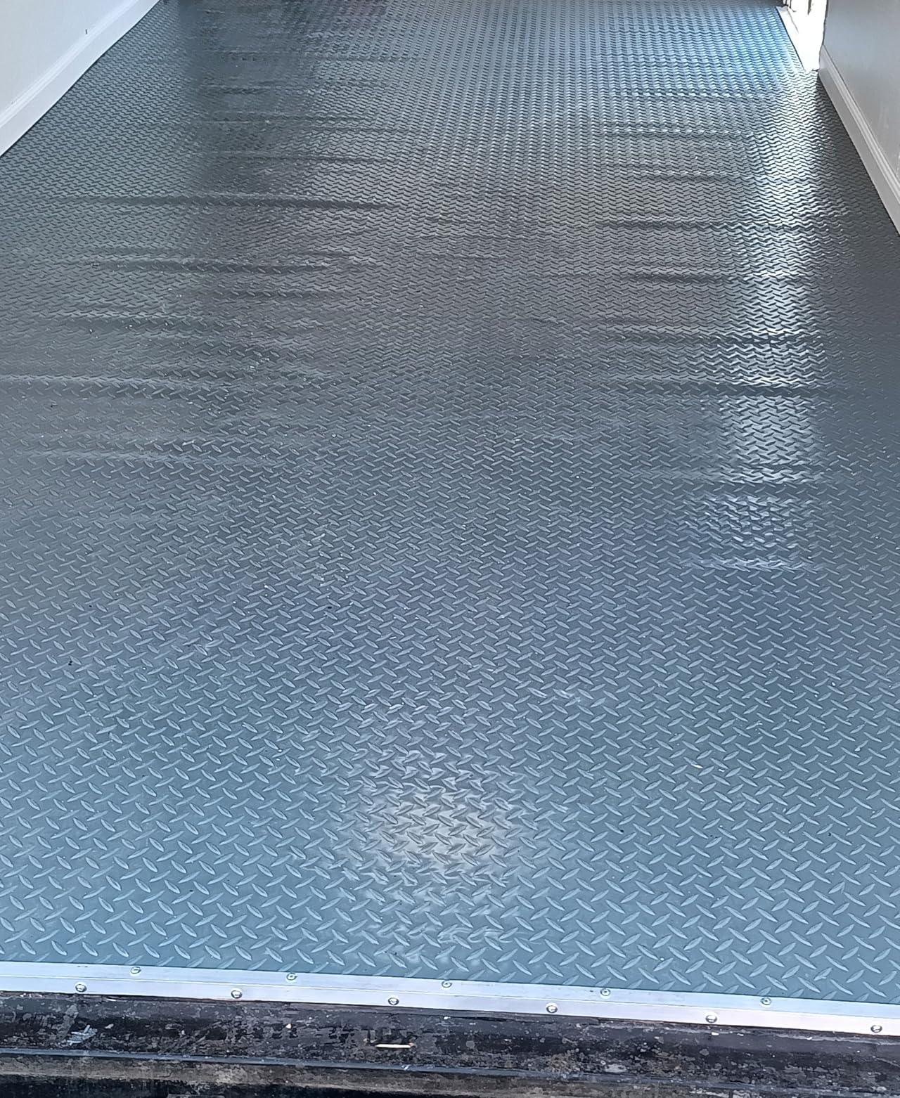 8x20 FT Garage Floor Mat, 2.8mm Thickened Flooring Roll for Under Car Diamond Plate PVC Rubber Mat with 20 Pcs Tapes, Non-Slip Floor Mat for Garage, Warehouse, Gyms, Trailer, Black customer photo 1