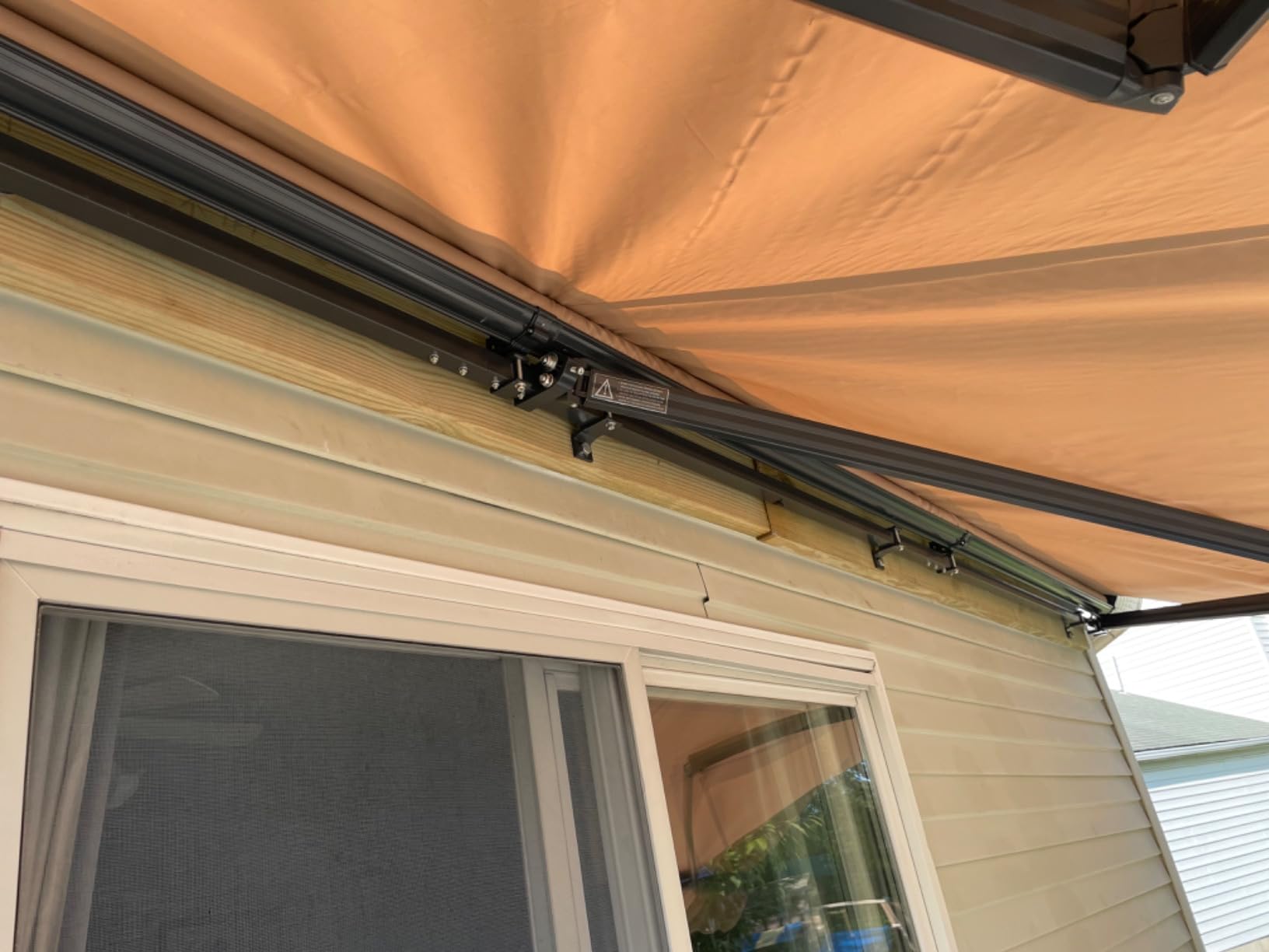 ALEKO Electric Patio Awning Motorized Semi-Cassette 20x10 Charcoal Gray | Retractable sunshade for decks and balconies, remote-controlled extension, water-resistant fabric, rust-free aluminum frame customer photo 2