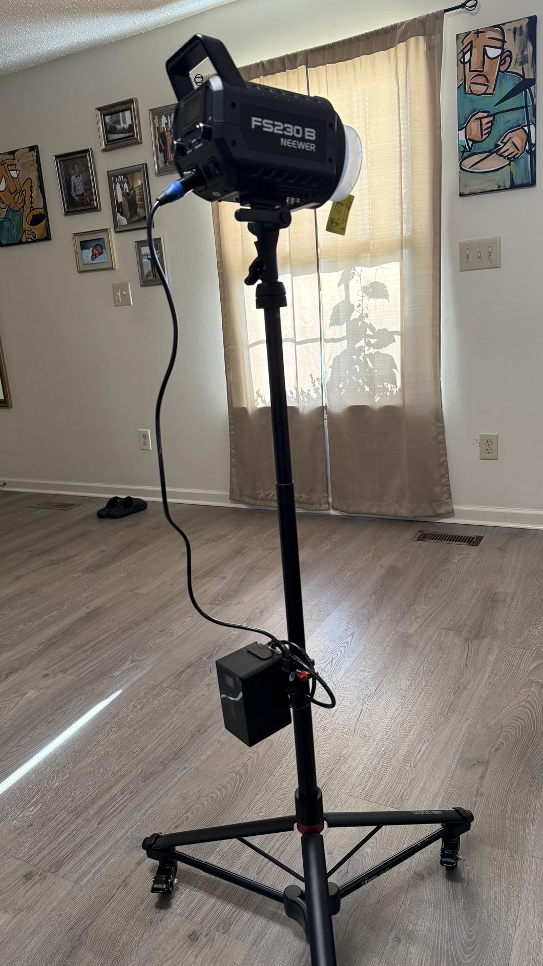 NEEWER FS230B LED Video Light 2.4G/APP Control, 230W Bi Color COB Silent Photography Continuous Output Lighting with 4 PWM Dimming Types, 110000lux/m, 2700K-6500K, CRI 97+, 12 Scenes, Bowens Mount customer photo 1