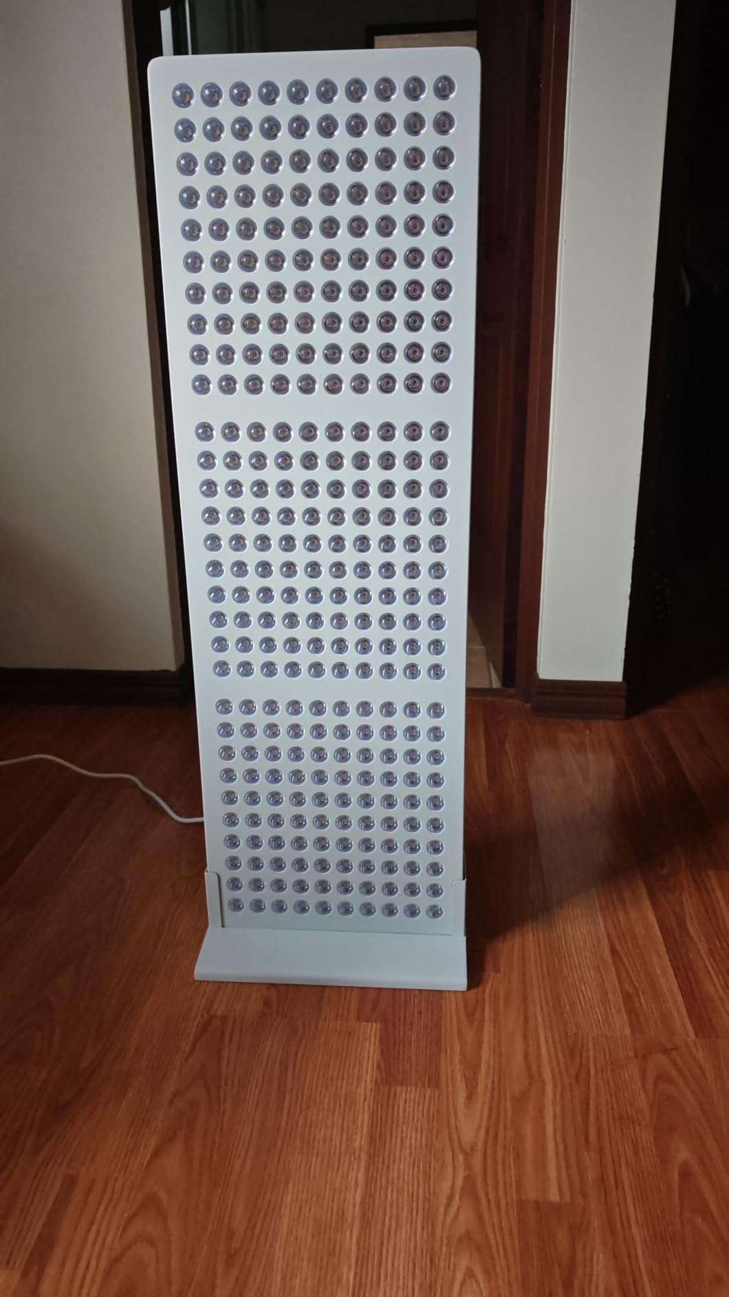 Makiuri Clinical Grade Red Light Panel 300 LEDs | Red & NIR (Black Neptune) | Targets Full Body with 5 Wavelengths (630 nm, 660nm, 810nm, 830nm, 850nm) customer photo 1