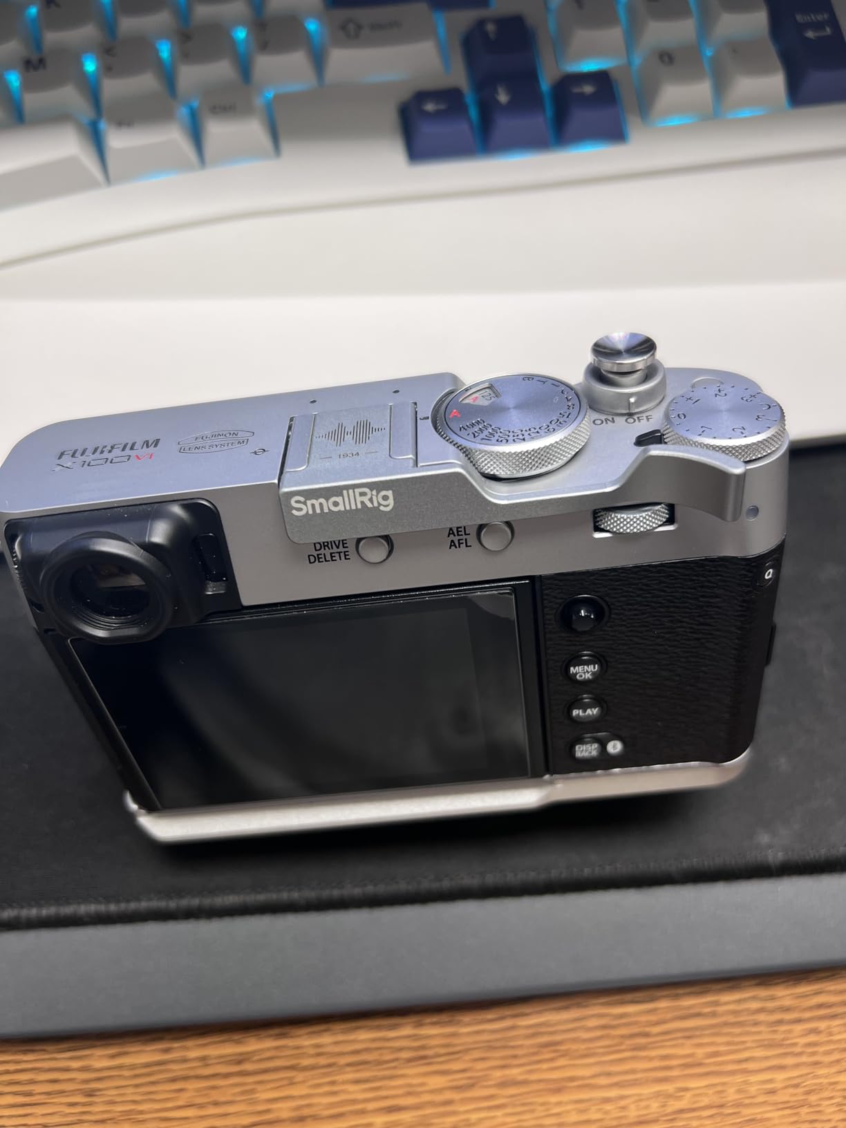 SmallRig Thumb Grip with Hot Shoe Cover for FUJIFILM X100VI / X100V (Silver) customer photo 1