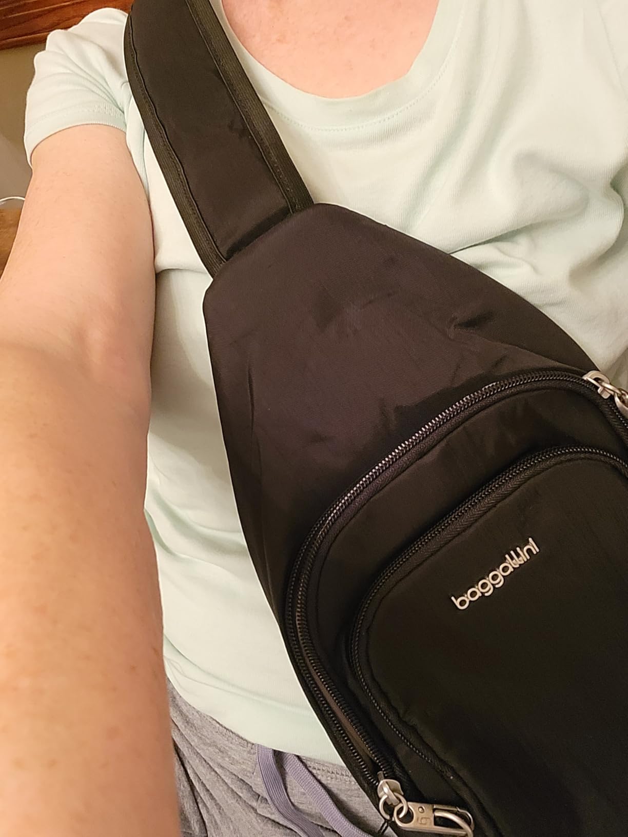 Baggallini Securtex Anti-Theft Daytripper Sling customer photo 2