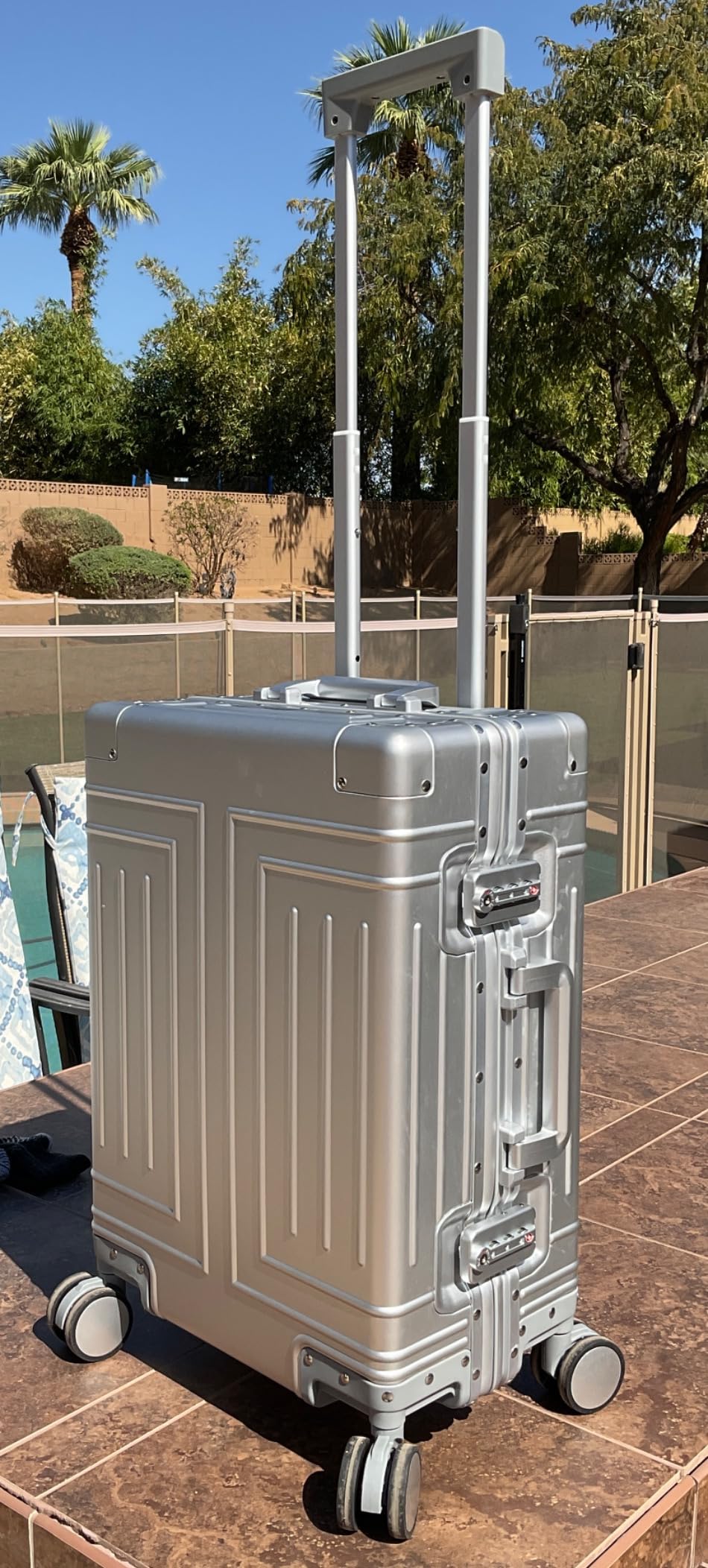 All Aluminum 20'' Luggage with Removable Spinner Wheels,Provide Spare Wheels.Carry on Luggage 22 x 14 x 9 Airline Approved Lightweight Metal Hard Shell Zipperless Suitcase customer photo 1