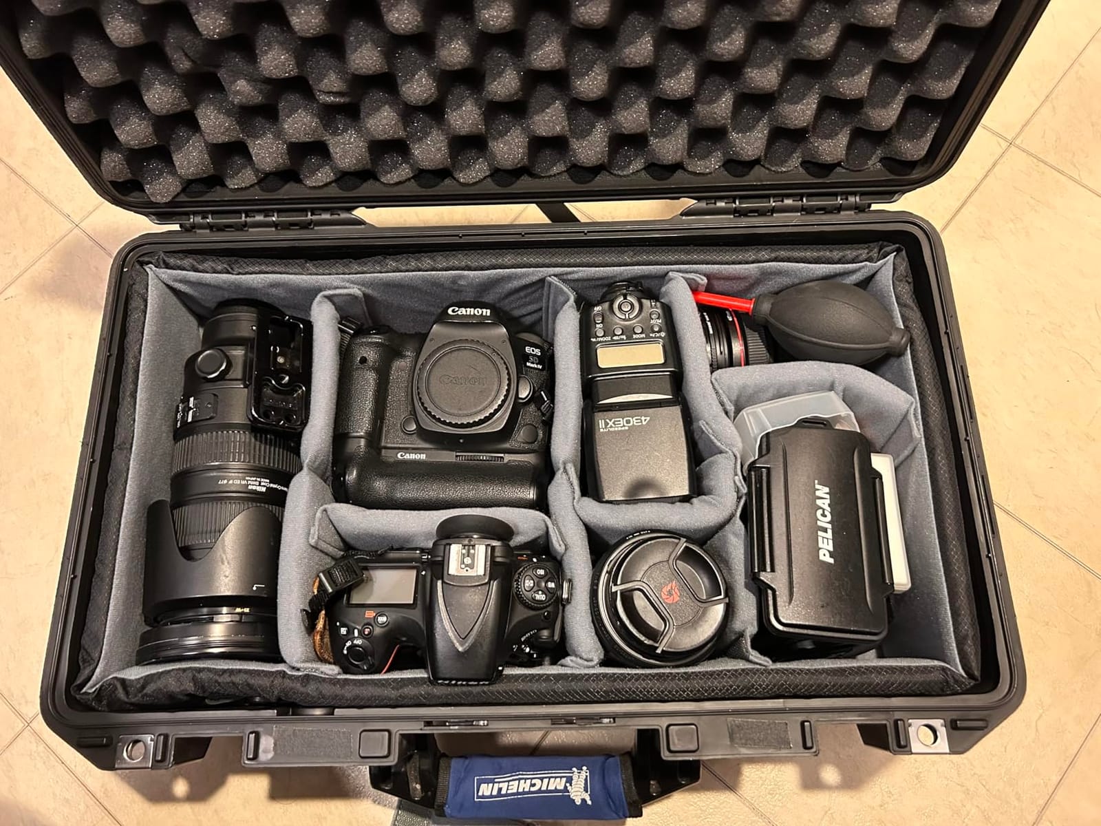 Grey Padded Dividers & Lid Foam for The Pelican 1485 Air case - Soft microfiber fabric dividers customer photo 1