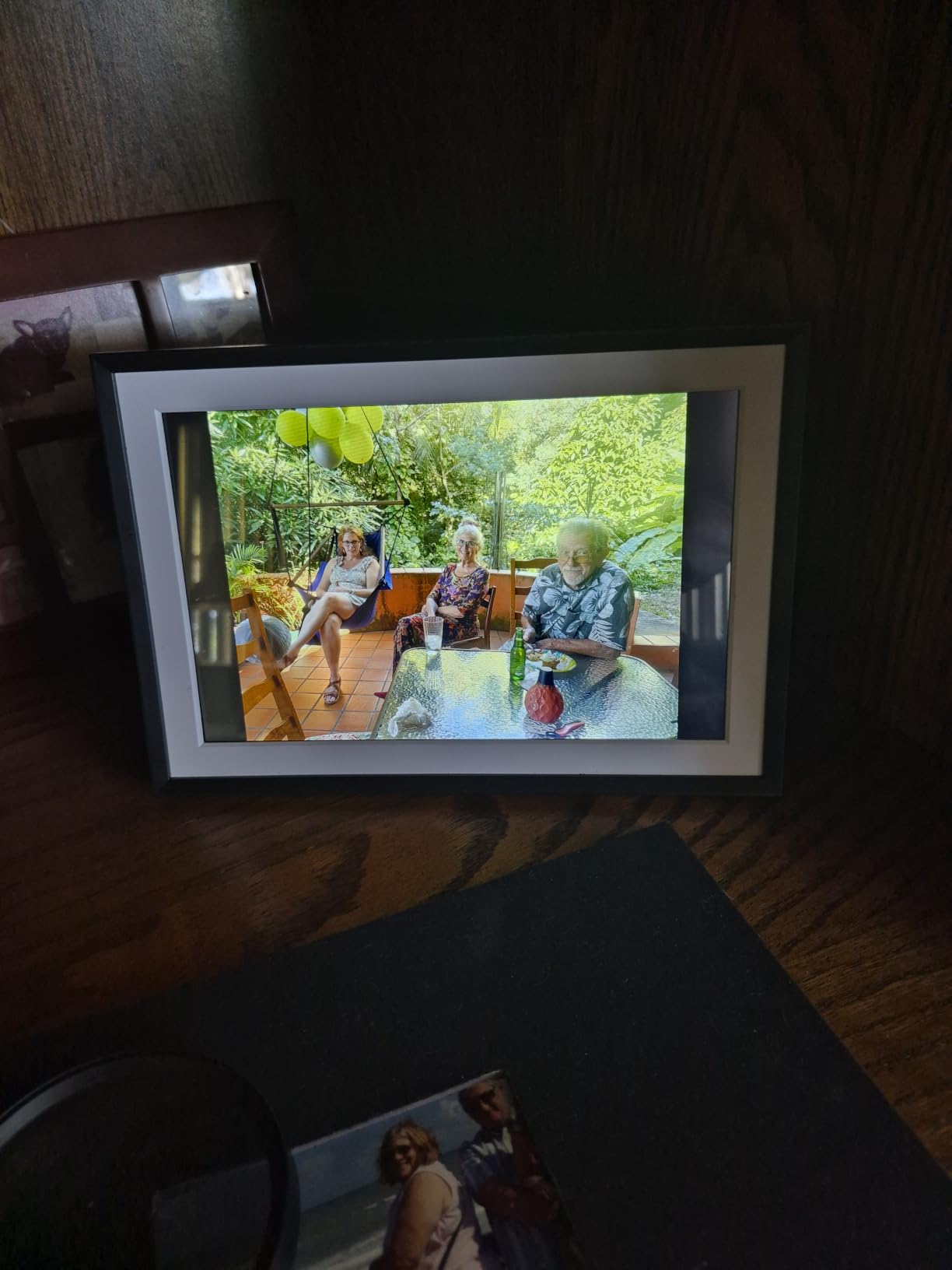 Digital Picture Frame Powered by Nixplay, 15.6
