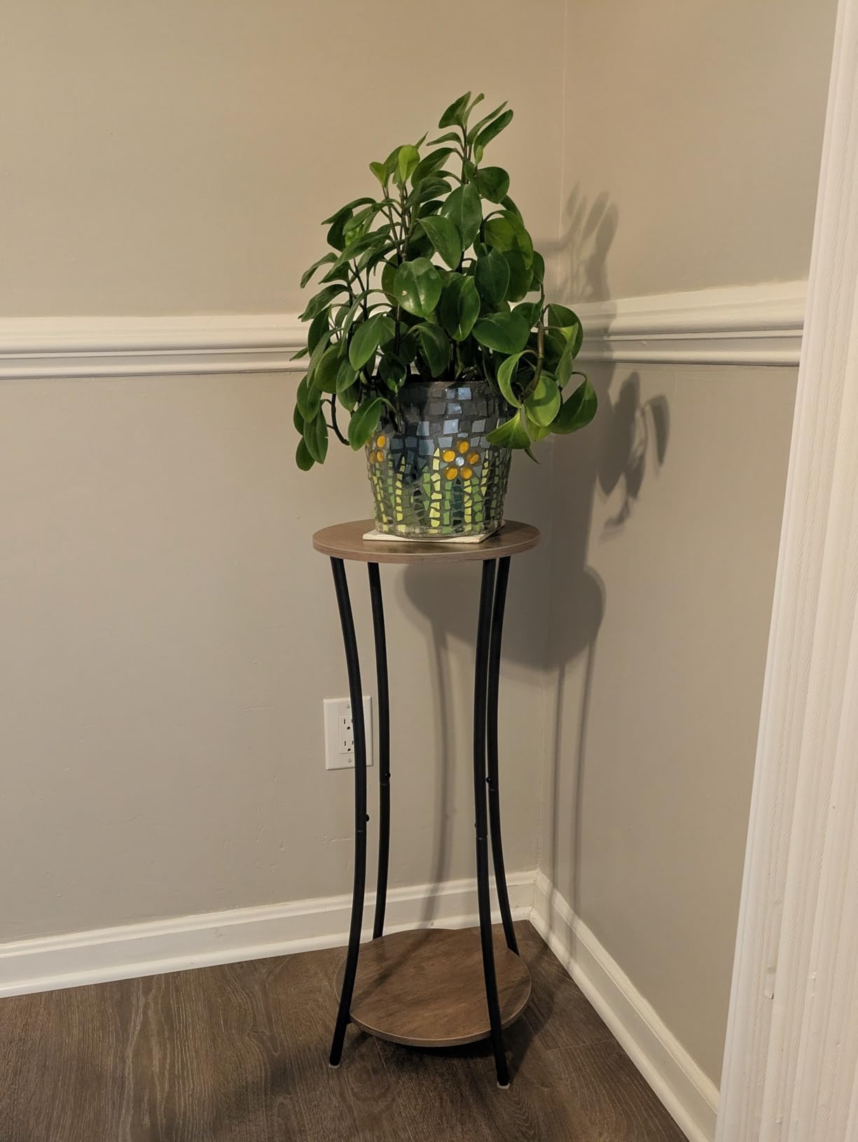 YINMIT Plant Stand Indoor, 2 Tier Round Potted Holder Rack, Flower Pot Stand Shelf, Round Supports Rack, Corner Plant Shelf for Balcony Garden Patio Living Room, Brown customer photo 2
