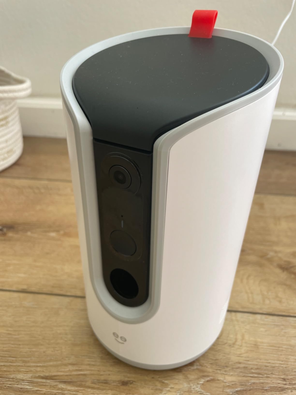 Geeni Pet Treat Dispenser Camera, 2K HD Wi-Fi Enabled, Auto-Follow, White | Pet treat dispenser with camera customer photo 2