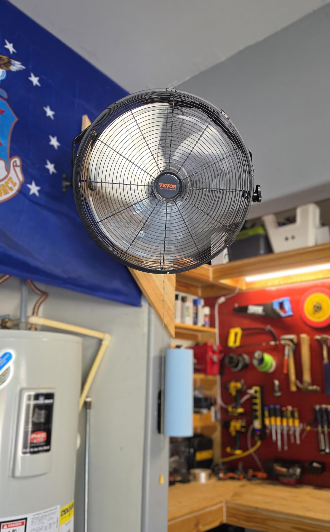VEVOR Wall Mount Fan, 2 PCS 18 inch Waterproof, 3-speed High Velocity Max. 4000 CFM Industrial Wall Fan for Indoor, Commercial, Residential, Warehouse, Greenhouse, Workshop, Basement, Garage, Black customer photo 1