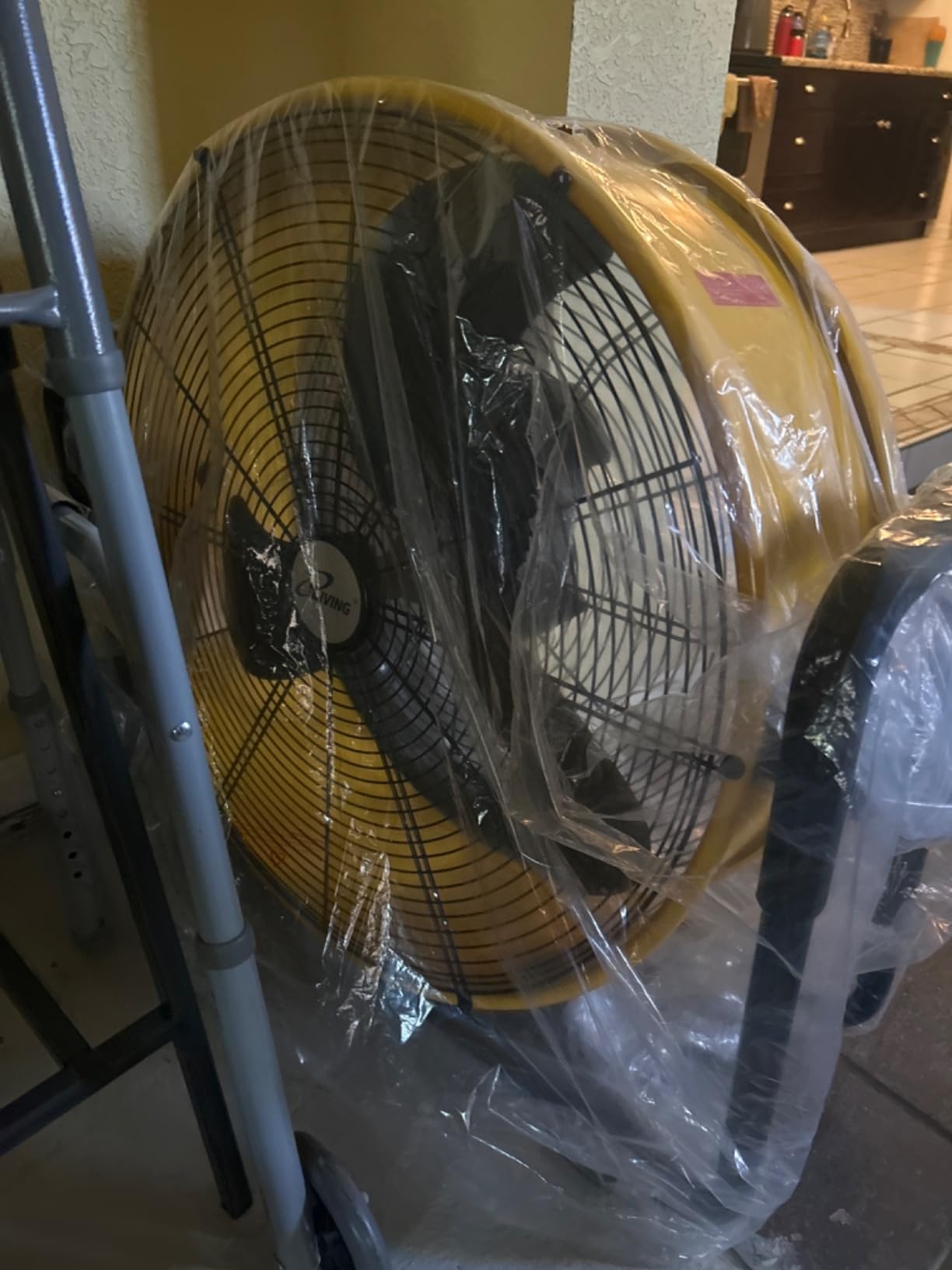 iLiving 36 Inches 16000 CFM Heavy Duty High Velocity Barrel Floor Drum Fan with DC Brushless Motor, Stepless Speed Adjustment for Workshop, Garage, Commercial or Industrial, UL Safety Listed customer photo 1