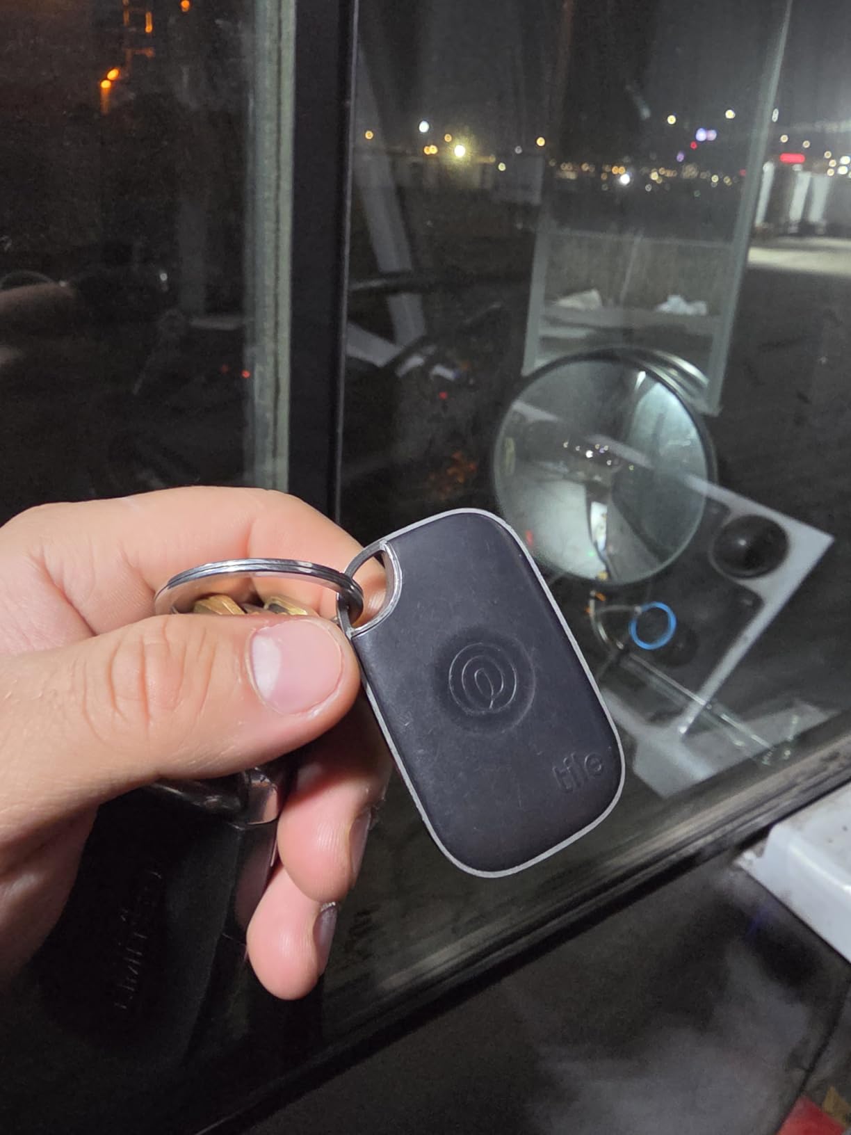 Life360 Tile Pro - Powerful Bluetooth Tracker, Key Finder and Item Locator for Keys Bags, and More. Both iOS and Android Compatible. Phone Finder. 4-Pack (Black/White) customer photo 2