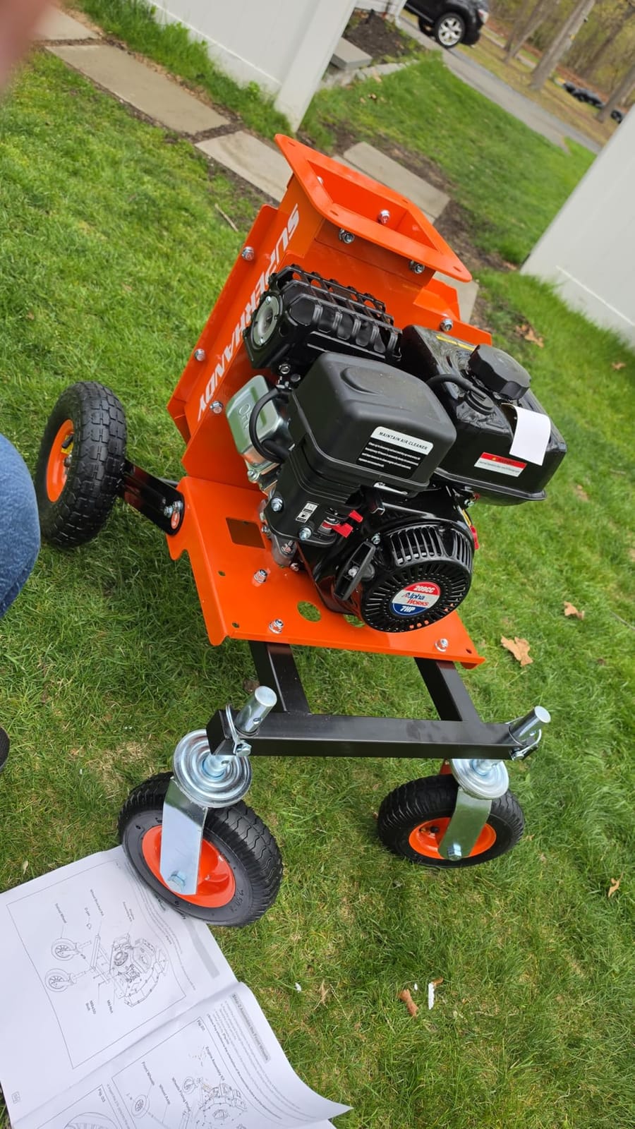 SuperHandy Leaf Vacuum & Wood Chipper - 7 HP 209CC Gas Engine, 10:1 Mulch Ratio, 6 Bushel Bag Capacity, Castor Wheels, Dual Function: Walk-Behind Leaf Vacuum Mulcher & Wood Chipper customer photo 1