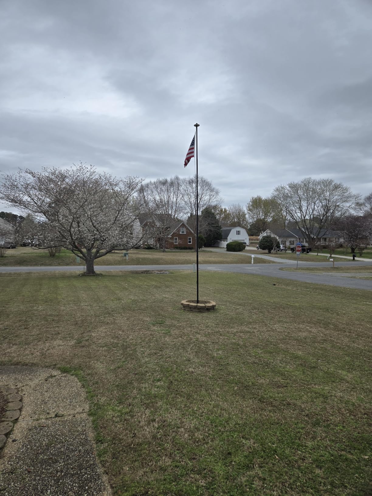25 FT Heavy Duty Flag Pole 120MPH Wind Test 11 Gauge with Solar Light | 45K PSI & 95 HBW Hard Aerospace Aluminum Flagpole for Outside House, In-Ground Flagpole Kit customer photo 1