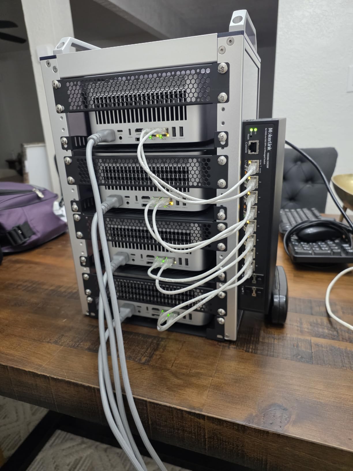 MokerLink 12 Port 10G Managed Switch, 8x10G Ethernet, 4x10G SFP+, 10G/5G/2.5G/1G Auto-Adaptive, L3 Web/CLI Managed, Metal Desktop|Rackmount Network Switch customer photo 2