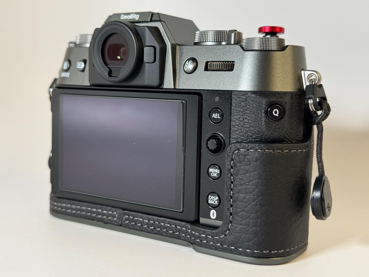 SMALLRIG Half Leather Case Kit with Shoulder Strap for Fujifilm X-T50 | Retro Style Leather Camera Half Case with Aluminum Alloy Frame for FUJIFILM X-T50 (Black) - 4709 customer photo 1