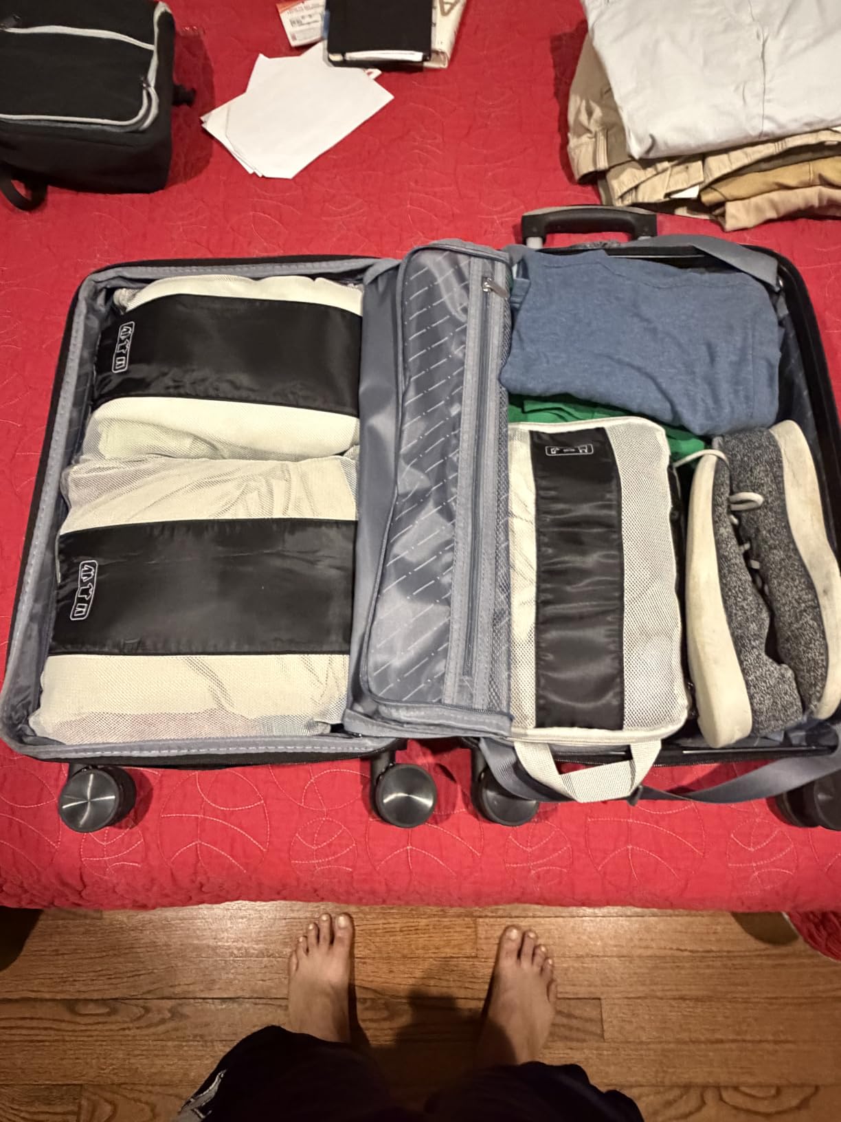 OlarHike 10 Set Compression Packing Cubes for Travel Essentials, Compressible Expandable Space Saver Bags for Organizing Clothes, Luggage Suitcase Garment Bags with Over 1000 pcs Mesh Holes(Black) customer photo 1