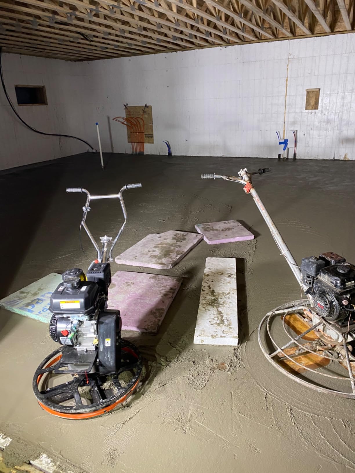 VEVOR Power Trowel 46 inch, 14HP Gas-Powered Smooth Concrete with Float Pan, Heavy Duty Commercial Screed Concrete Cement with Finishing Blade customer photo 1