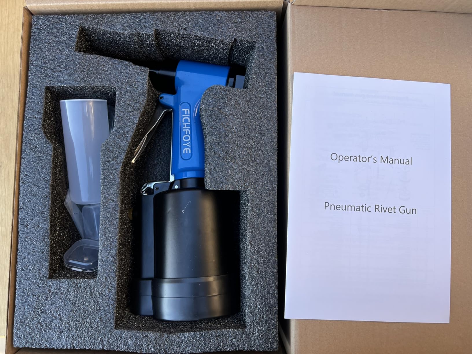 Heavy Duty Pneumatic Rivet Gun with 3/32