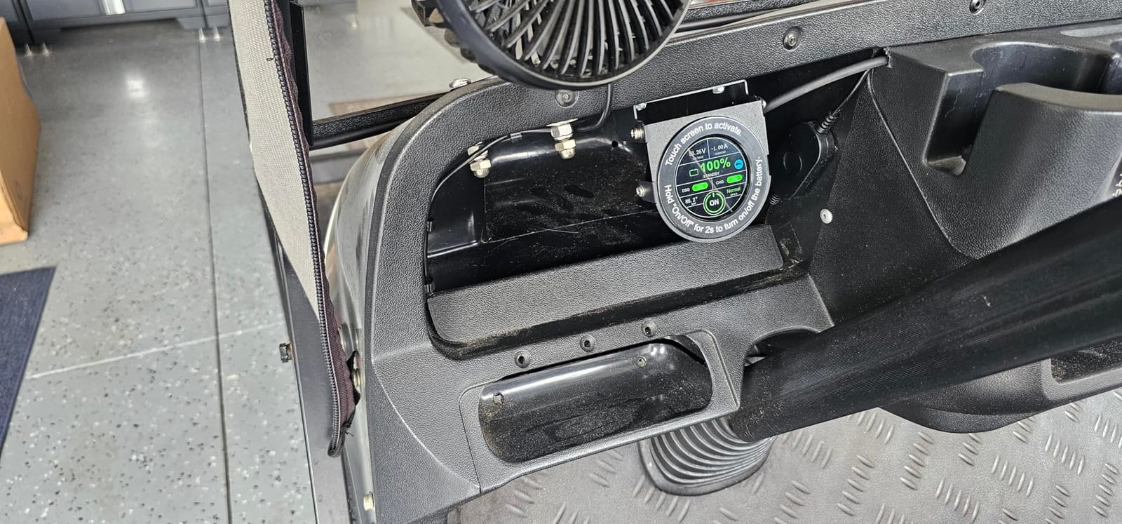 Cloudenergy 48V(51.2V) 105AH LiFePO4 Lithium Golf Cart Battery Built-in 250A BMS, 3C Discharge, with 20A Charger, Mobile APP, Touch Monitor, 6000+ Cycles, Perfect for Golf Carts (GFA48V-105AH with Charger) customer photo 1