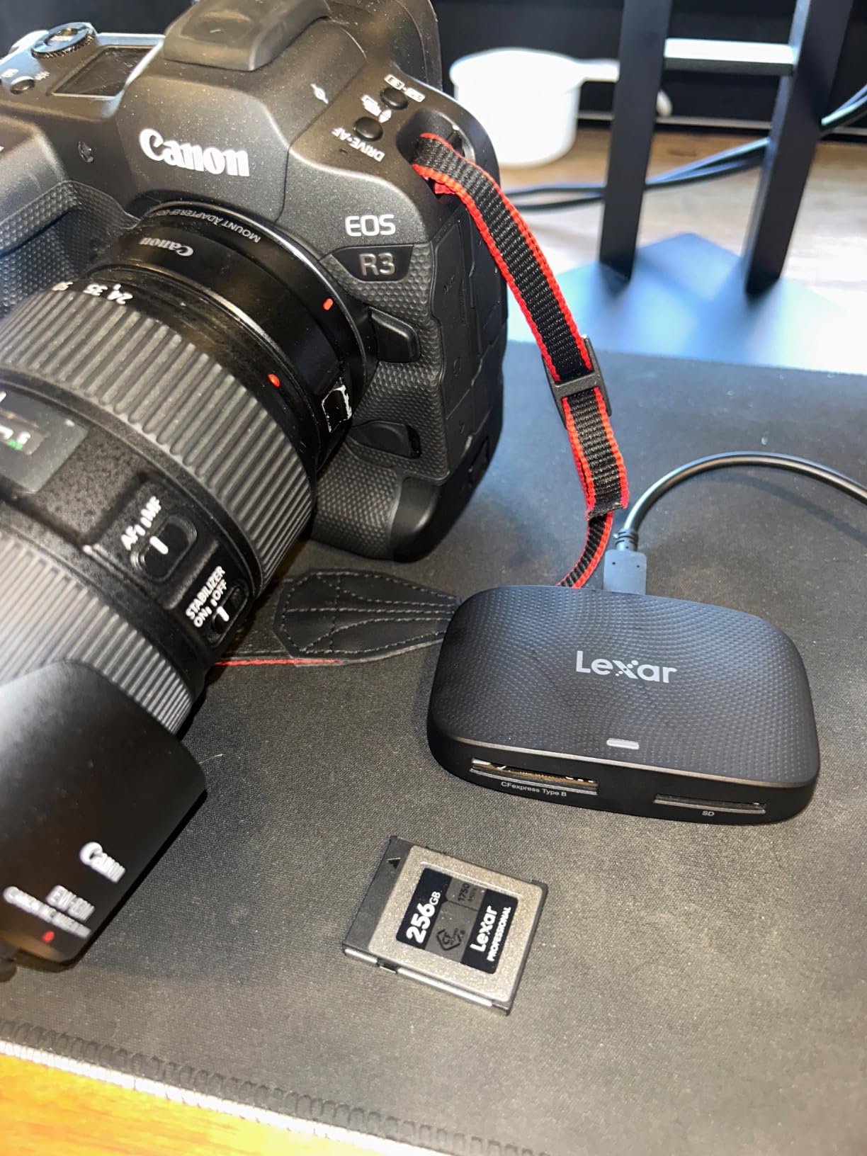 Lexar 1TB Professional CFexpress Type B Silver 4.0 Memory Card, for Photographers, Videographers, Up to 3600/3000 MB/s, 8K Video (LCXEXS4001T-RNENG) customer photo 2