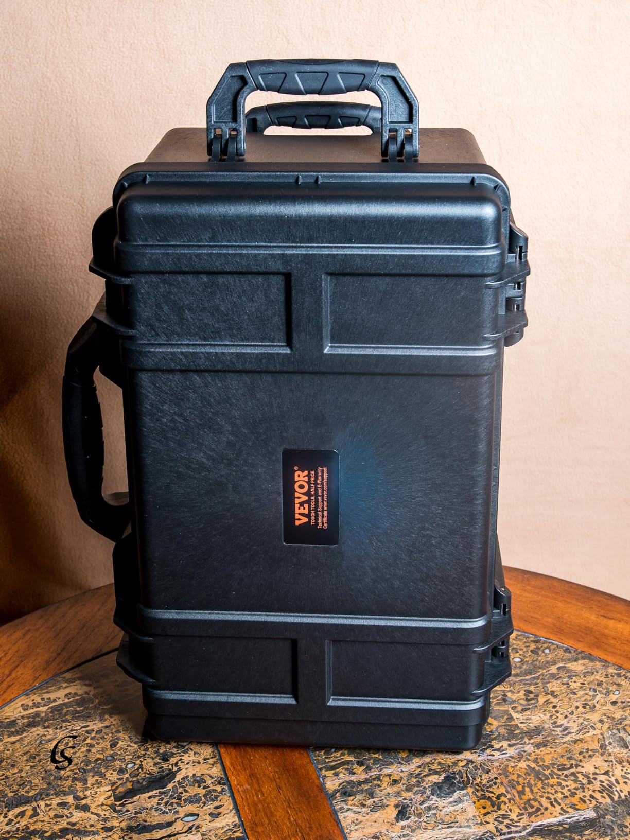 VEVOR Weatherproof Hard Case, Heavy Duty Protective Dry Box with Pre-cut Foam, and Retractable Pull Handles for Travel, Hunting, Military, Tactical, IP67 Waterproof Case for Cameras (24.4×19.3×8.9) customer photo 2