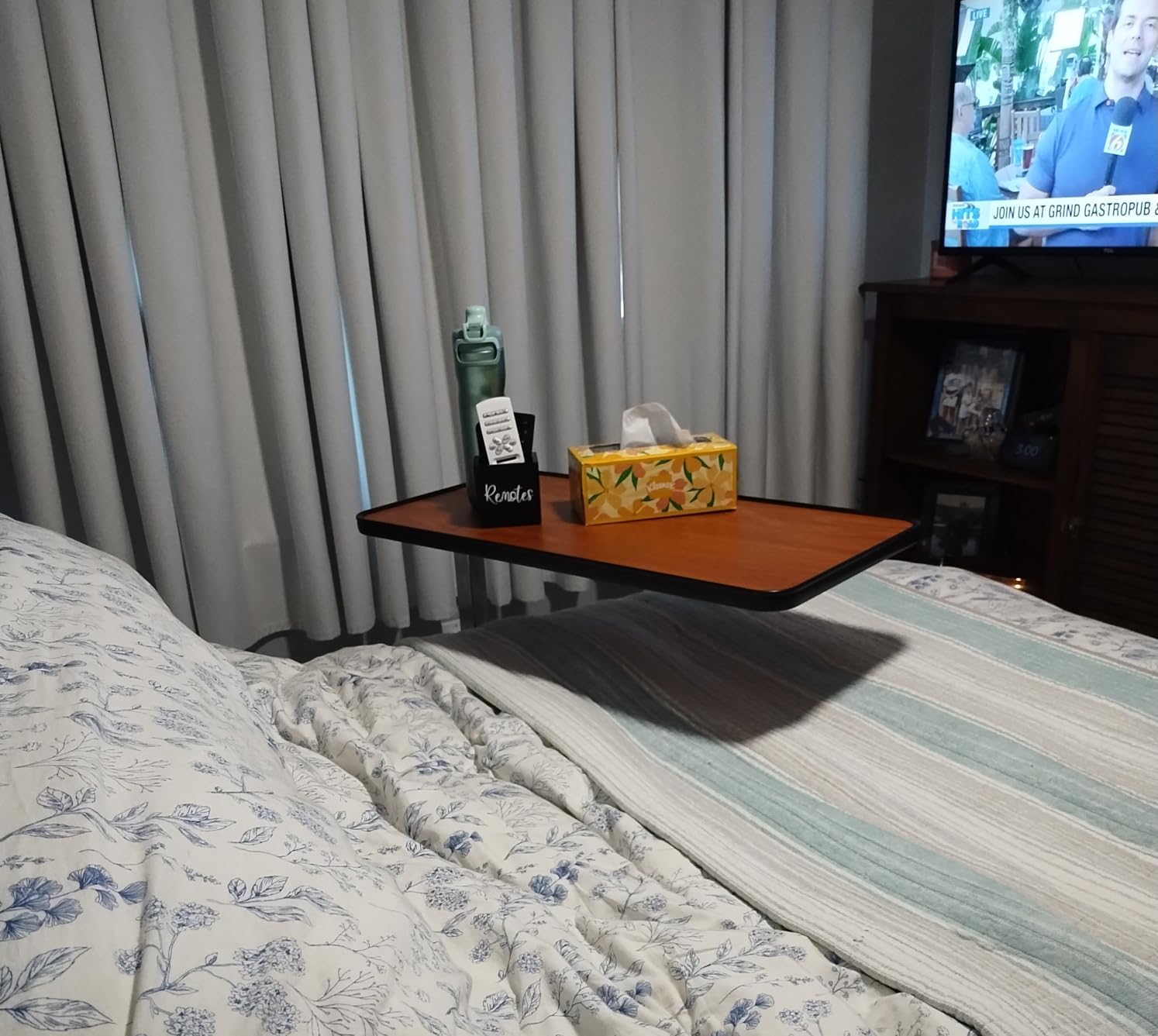 Medical king Adjustable Overbed Bedside Table with Wheels Bed Desk Over Bed with Wheels Hospital Table for Hospital and Home Use customer photo 1