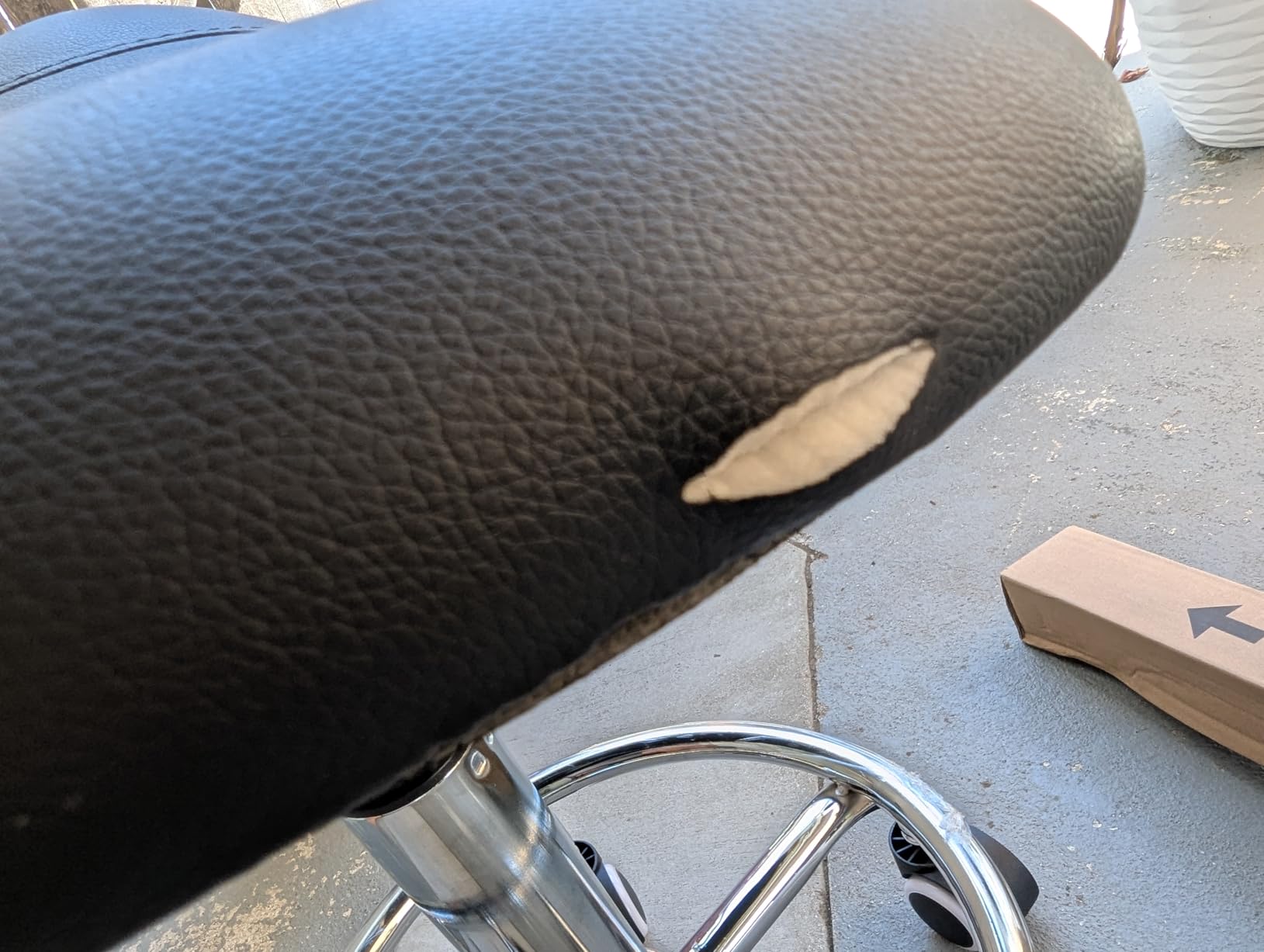 YEEZEE Saddle Stool Ergonomic, Saddle Chair with Wheels, Dark Black | Comfortable Wide Thick Saddle Seat Padding, 360°Swivel, Adjustable Height, Ring Pedal Design customer photo 2
