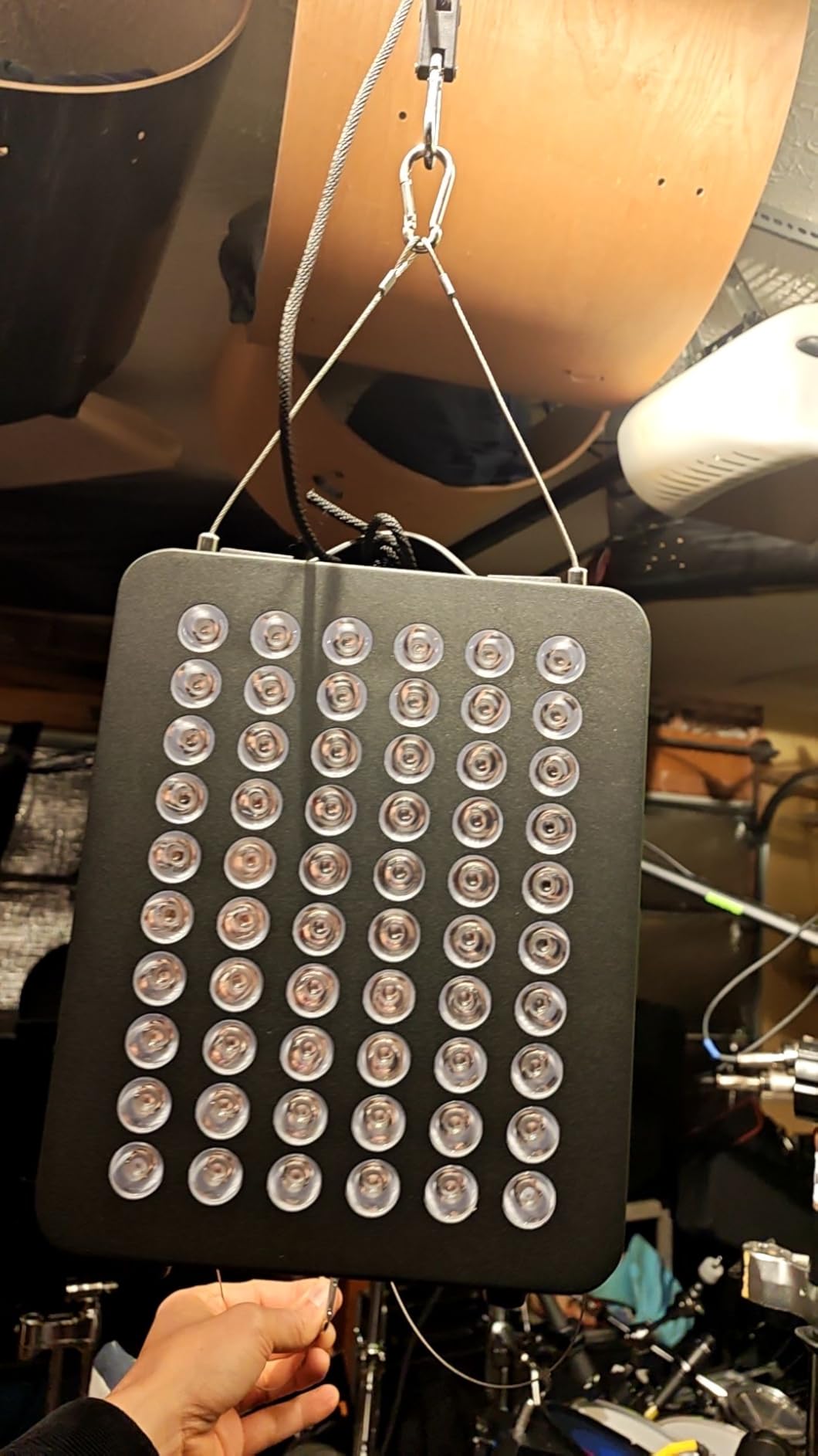 Red Light Therapy for Body, 660nm 850nm Near Infrared Light Therapy Panel, 60 Dual Chip LED Device with 300W of Power, Ideal for Body, Face, Improve Sleep, Skin Health, Includes Hanging Kit & Handle customer photo 1