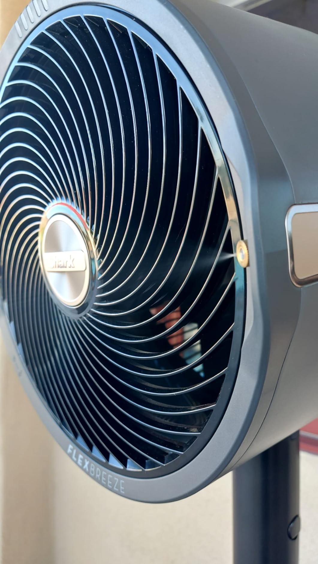 Shark FlexBreeze Pro Mist 2-in-1 Fan with Integrated Mist, Charcoal, FA302 | Corded/Cordless, Pedestal to Tabletop, up to 24-Hr Battery, up to 70 Ft of Power, 5 Speeds, with Integrated Misting Tank customer photo 1