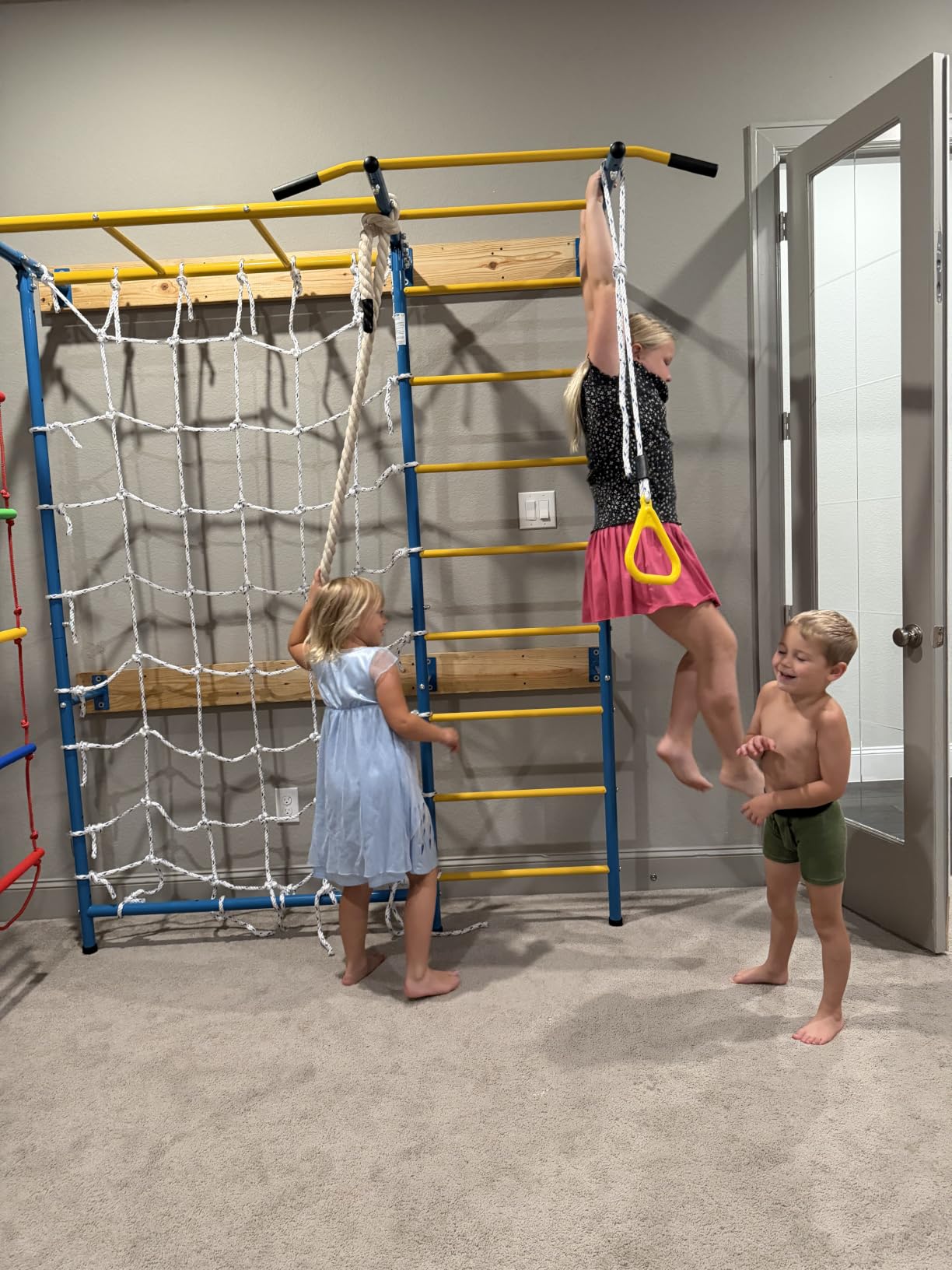 VEVOR Indoor Jungle Gym for Toddlers, 7-in-1 Climbing Playset with Carbon Steel Swedish Ladder, Wall Ladder, Pull-Up Bar, Rope Ladder, and Gymnastic Rings, Supports 220 lbs, Multicolor customer photo 2
