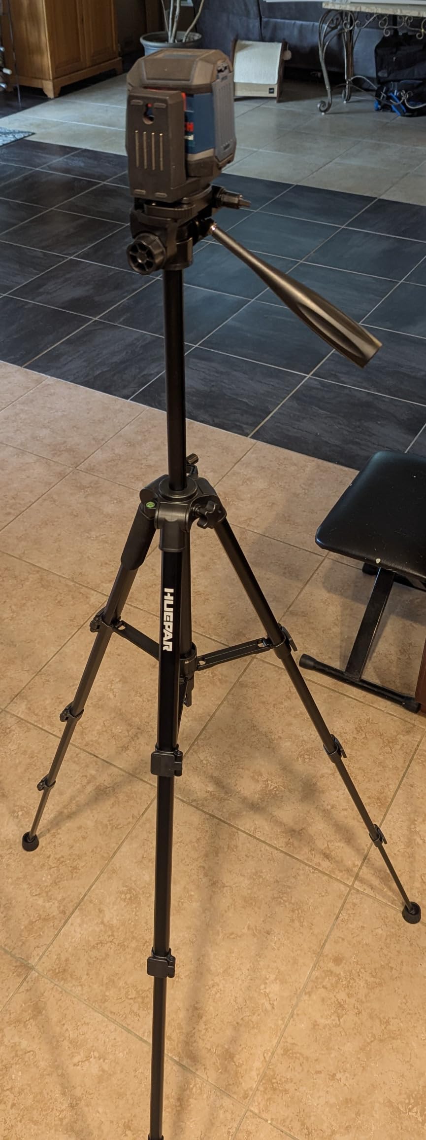 Huepar Professional Laser Level Tripod, 60 Inch Adjustable Laser Level Stand, Suit for Heavy Duty Laser Levels, Point Lasers, Laser Distance Measures; 1/4