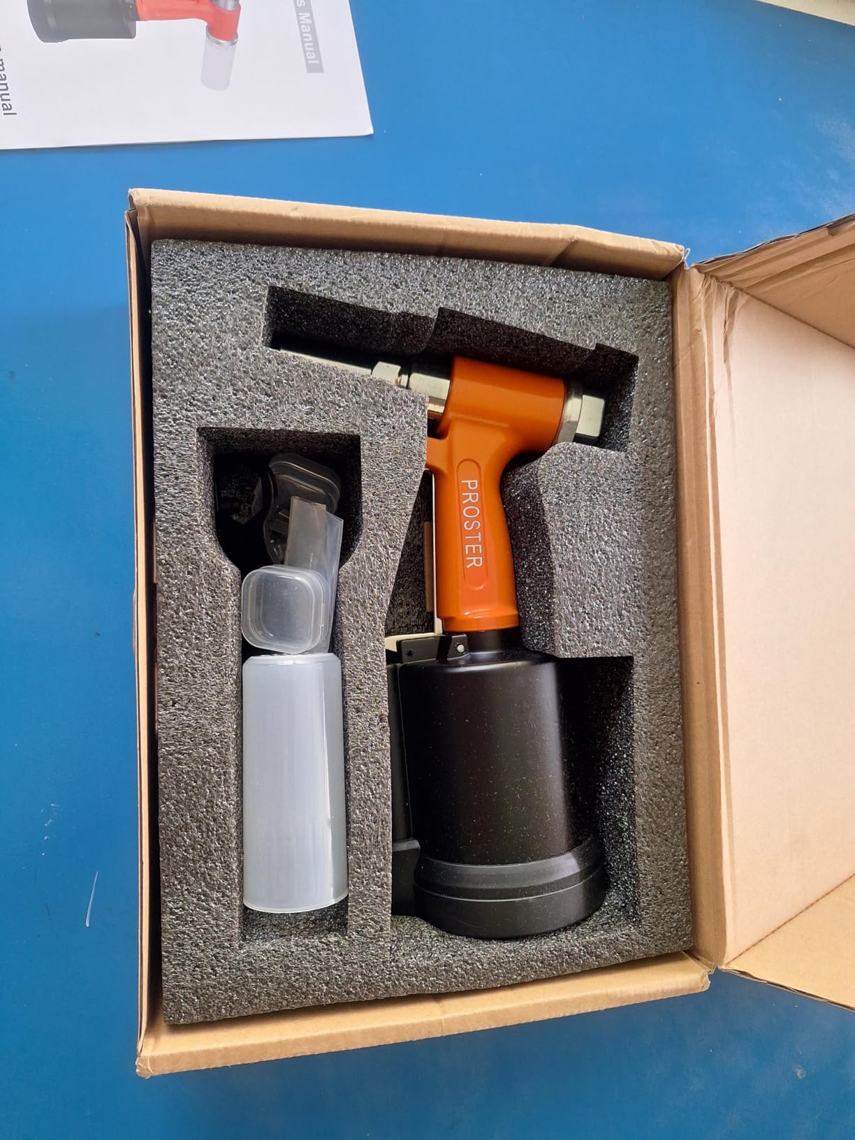 Proster Pneumatic Rivet Gun Air Riveters 3924LBF 5 Nozzles 3/32-1/4 | 3-claw 360 Degree Grip Aircraft-grade Aluminum+Silencer For Steel/Iron/Aluminum rivets Auto Marine HVAC Gutter Spare Jaws Included customer photo 1