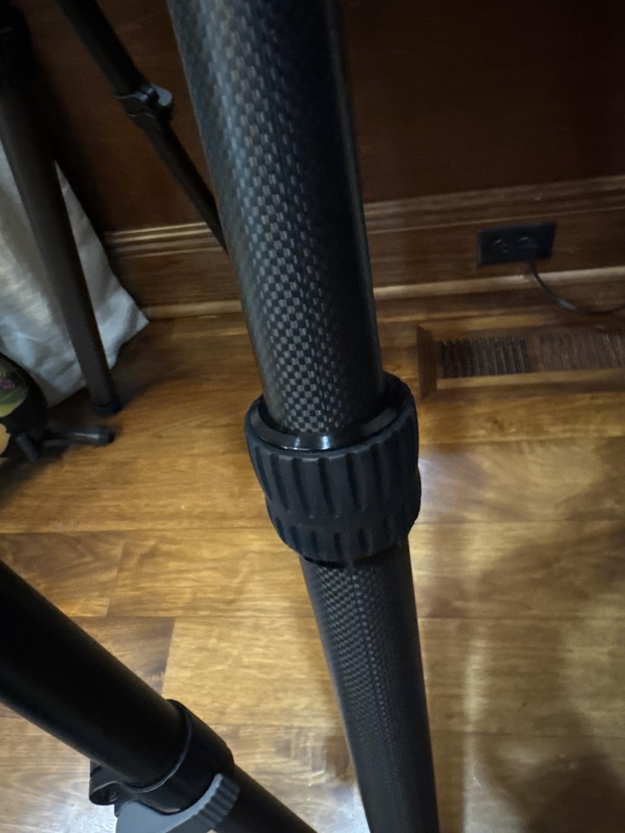 FANAUE Carbon Fiber Tripod for Hunting, 360 Degree Ball Head, with Arca Swiss Quick Release Plate and Hands-Free Operation for Hunting, Shooting, and Outdoors - HTC-4030-45 customer photo 2