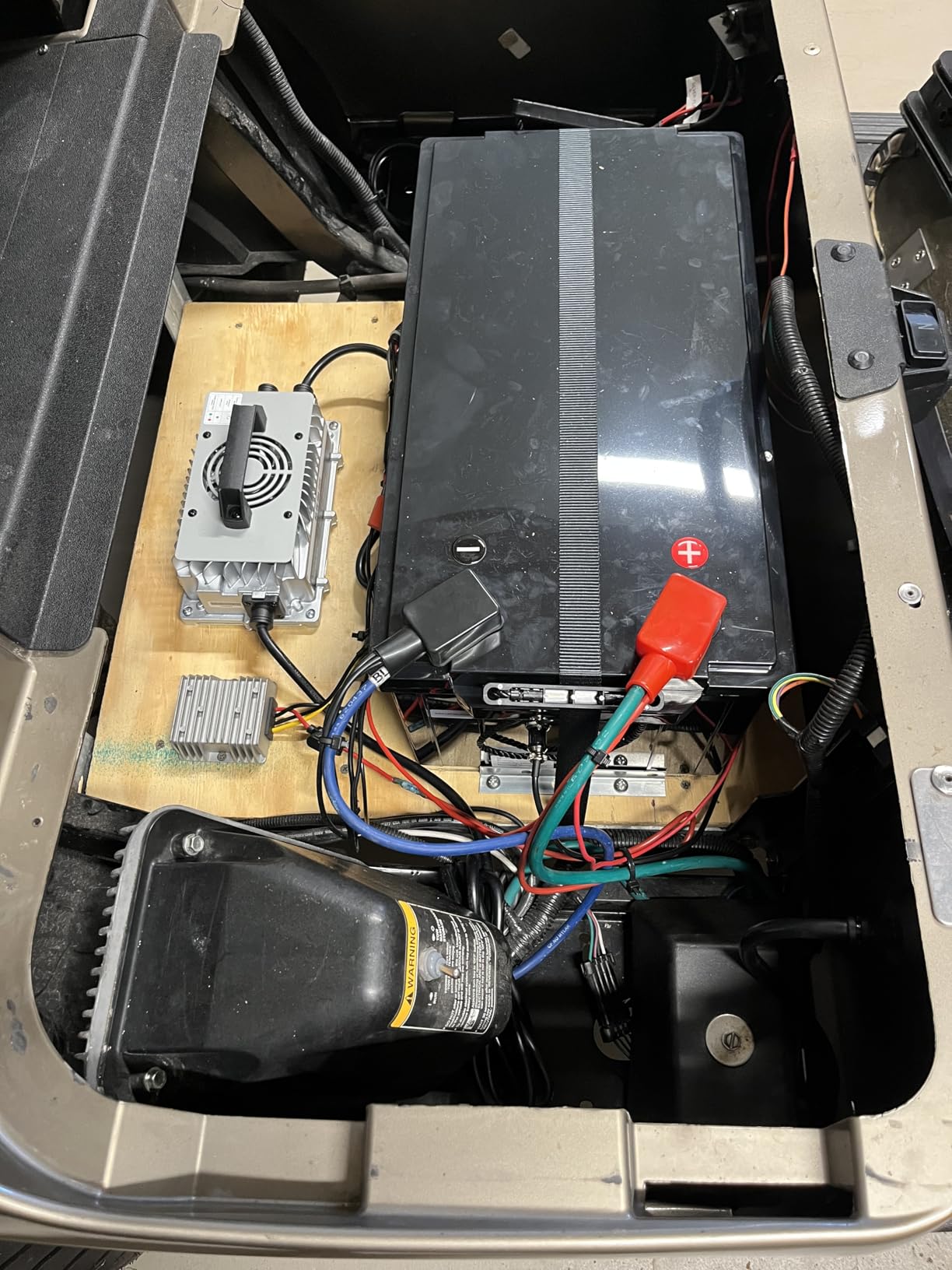 ELEFAST 100AH 48V Lithium Battery Golf Cart Kit with 200A BMS & Bluetooth | 58.4V 18A Charger, 3.5in Touch Screen, Surge Discharge, Energy 5120wh, Deep Cycle 8000, 10 Years Lifespan, for Ezgo, Yamaha, Club Car customer photo 2