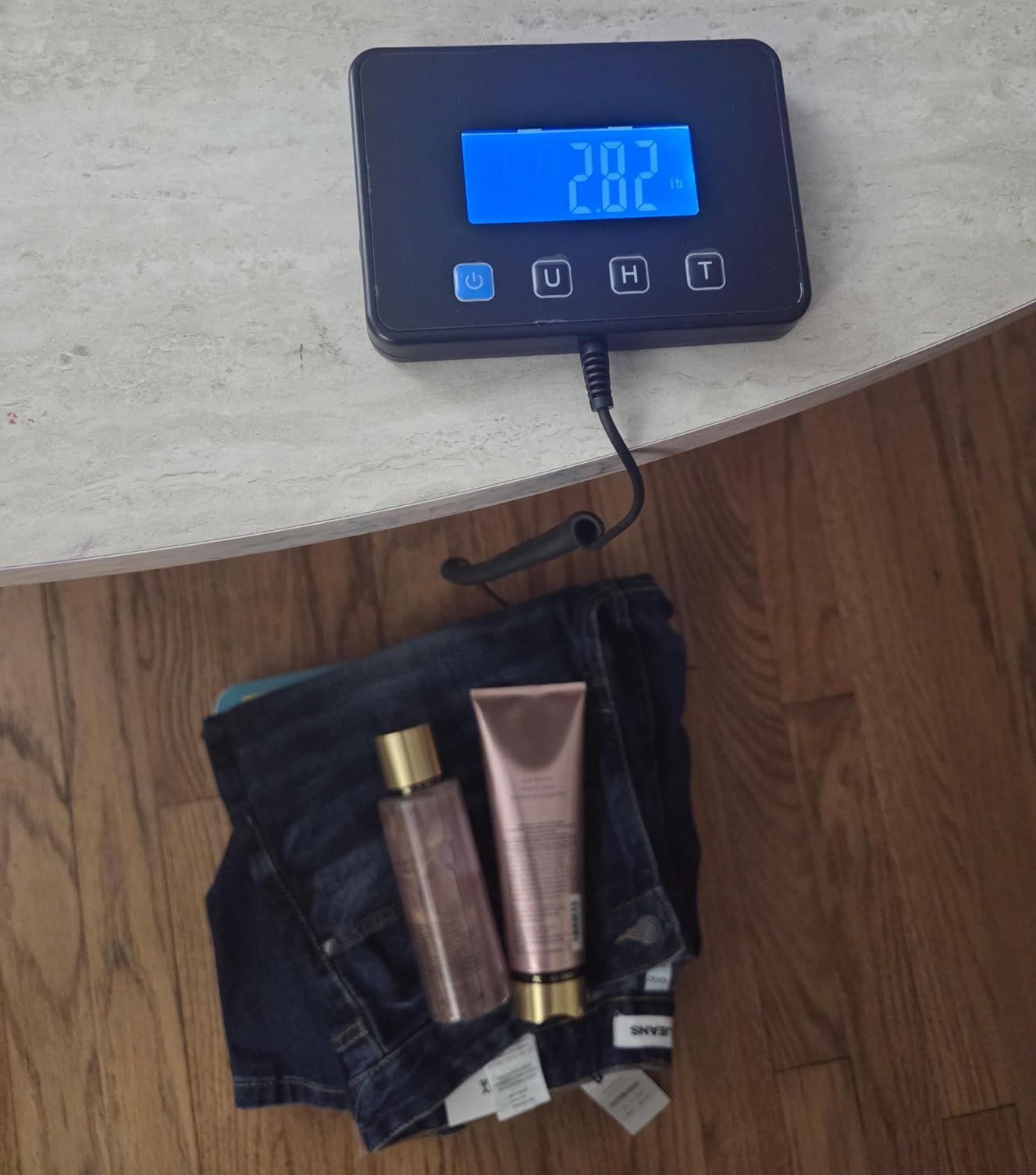 MUNBYN 440lb/1.8oz Shipping Scale, Digital Postal Scale for Packages | Hold & Tare Function, Backlit LCD, Battery & USB Cable Included, For Small Business, Luggage, Home Office customer photo 1