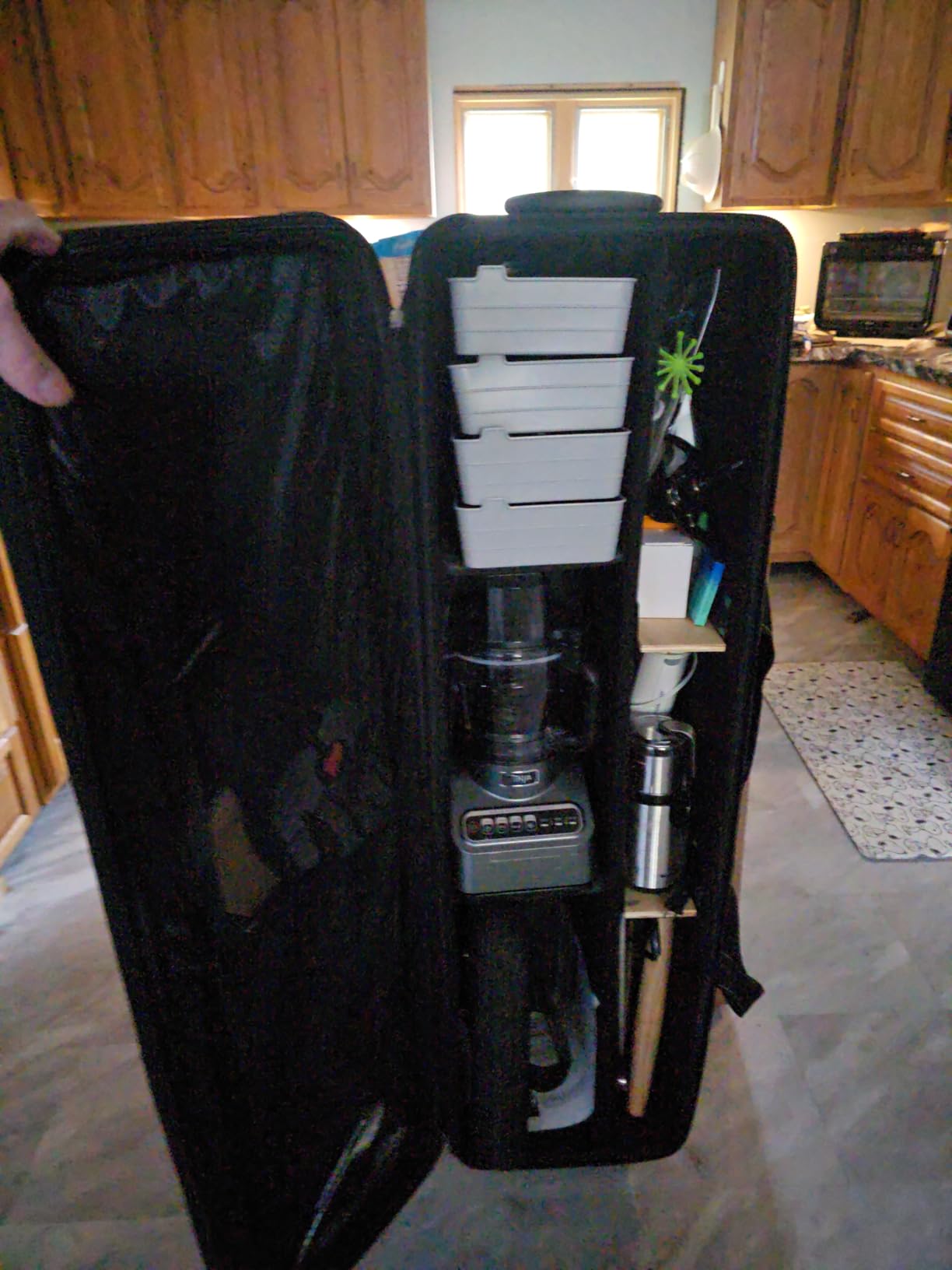 VEVOR Studio Equipment Trolley Case, 51.57 x 14.37 x 14.96 in / 131 x 36.5 x 38 cm, Rolling Camera Bag with Wheels Straps Padded Compartment Handle customer photo 1