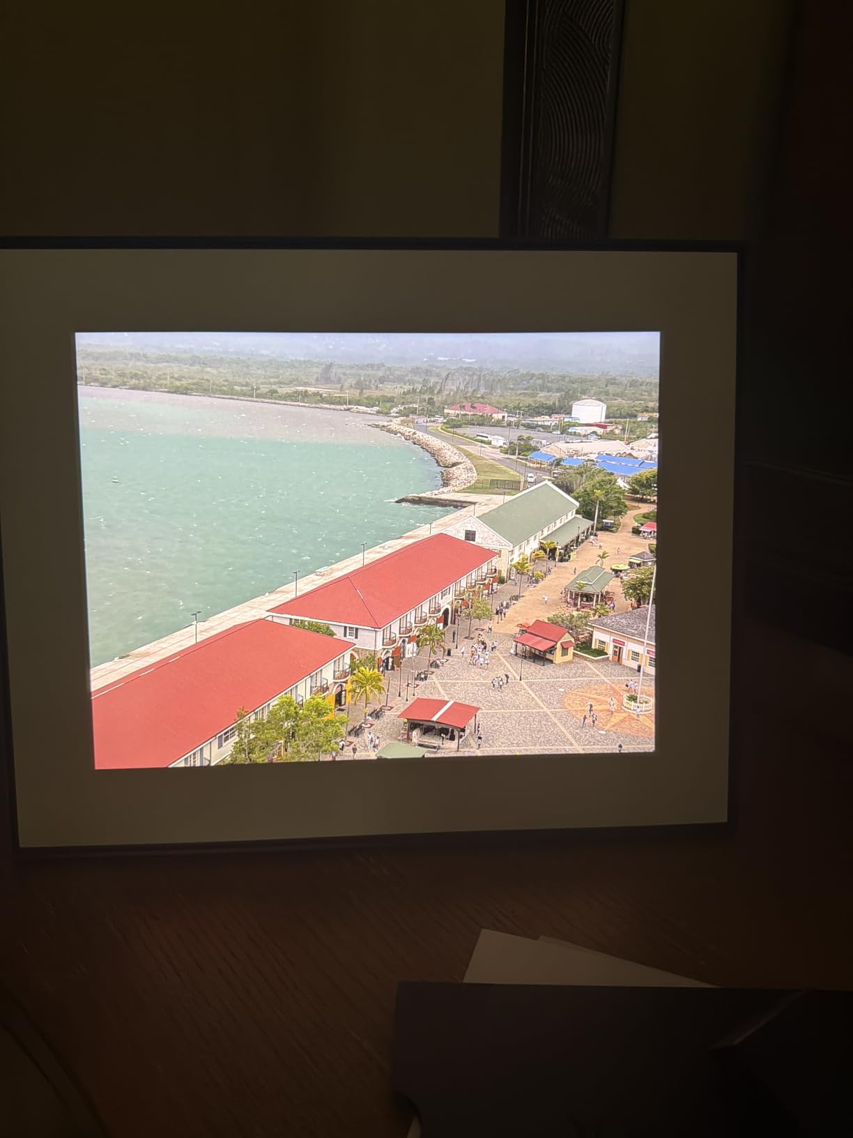 Aura Digital Picture Frame | Aspen: The Best Portrait or Landscape Frame customer photo 1