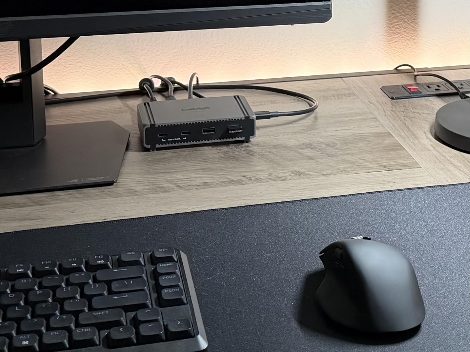 CalDigit E5 - Thunderbolt 5 Element 5 Hub - 9 Ports, 4 x Thunderbolt 5/USB4 v2, 3 x USB-A & 2 x USB-C 10Gb/s, Single 8K, Dual 6K/8K, or Two 4K@240Hz Displays, 90W Charging, 0.8m Cable 180W PSU customer photo 1