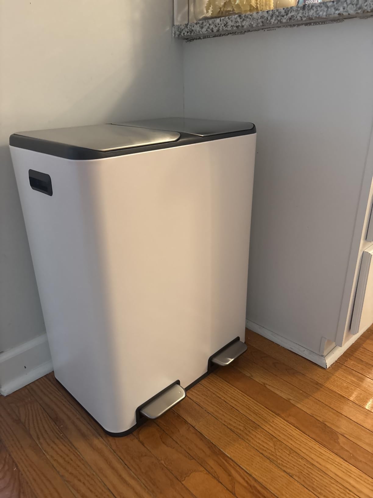 ComfyCorner 16 Gal (2 x 30 L) Dual Trash Can, Stainless Steel Kitchen Garbage Bin, Recycle Dustbin with Odor Control Box, Soft-Close Lid, Inner Buckets, Side Handle, Step Pedal, for Home Office customer photo 2