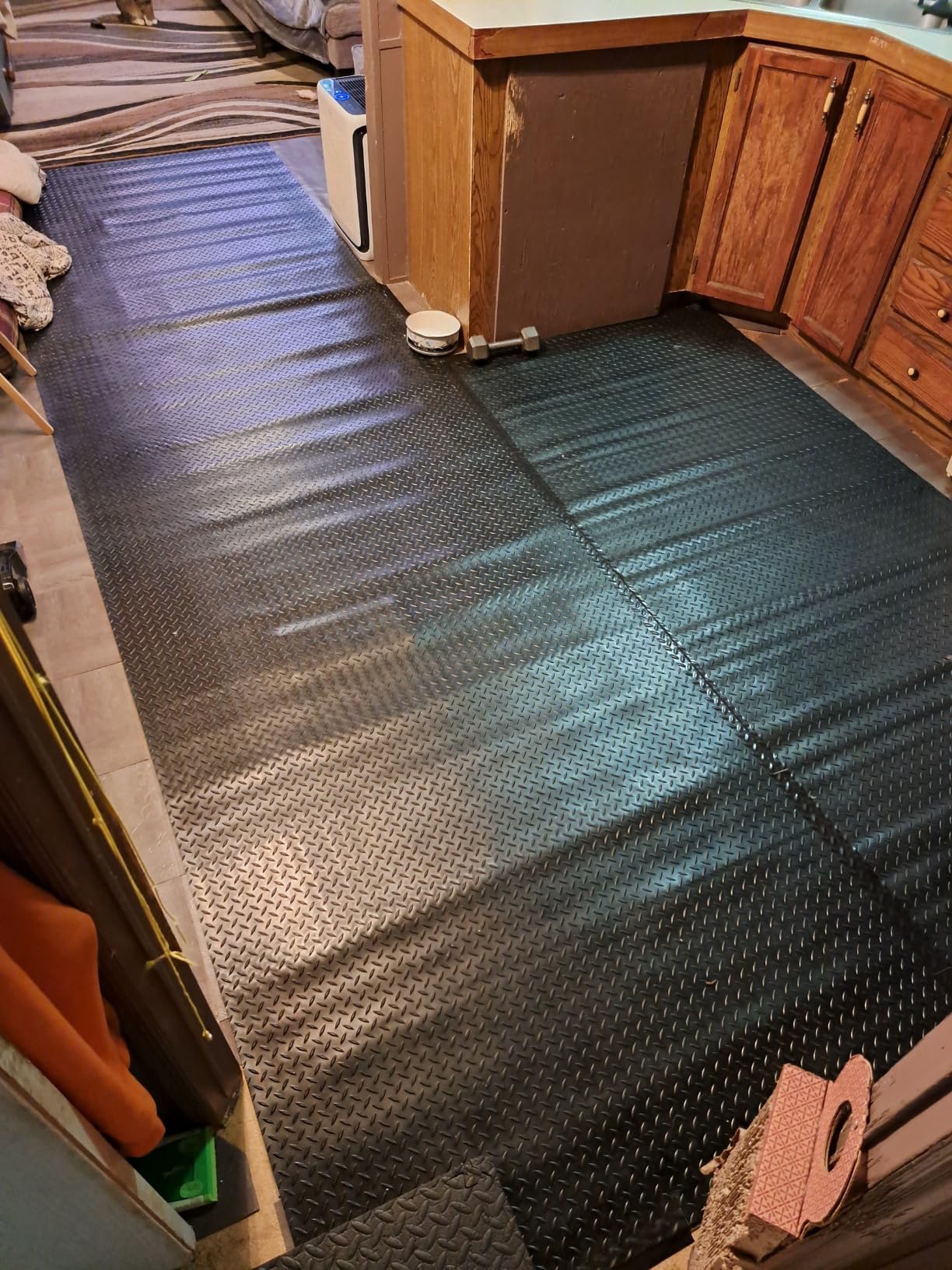 VEVOR Rubber Flooring Roll, 4 x 15 ft SBR Diamond-Plate Rubber Mat, 3mm Thickened, Easy to Clean, Customizable Size, Non-Slip Floor Protector Mat for Under Cars, Garage, Warehouse, Industry Gym, Black customer photo 1