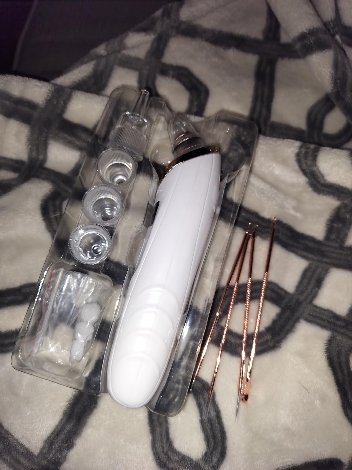 Blackhead Remover Pore Vacuum, Facial Pore Cleaner Blackhead Vacuum (Gold) - 5 Suction Power, 5 Probes, USB Rechargeable Pore Vacuum Tool customer photo 2