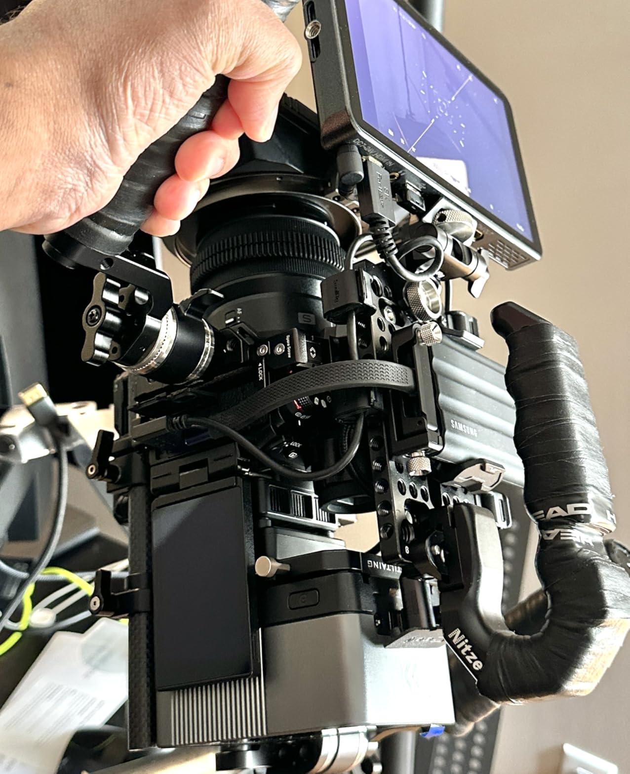 SMALLRIG Cage for Panasonic LUMIX S1R II/S1 II/S1 IIE/S5 II/S5 IIX/G9 II | Built-in Quick Release Plate for Arca, with 1/4''-20 & 3/8''-16 Threaded Holes, Dual NATO Rails, Cold Shoe customer photo 2