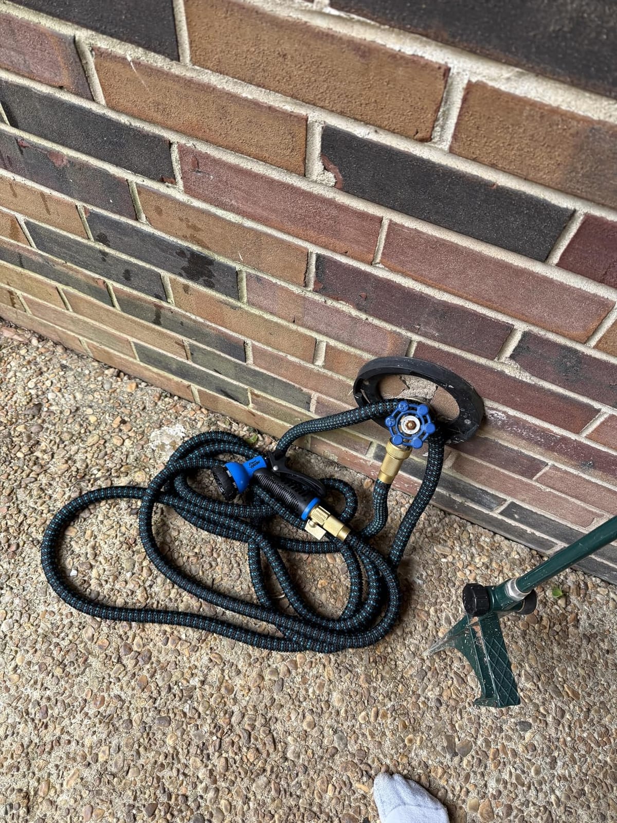 Flexi Hose Expandable Garden Hose with 8 Function Nozzle, 50FT - Lightweight Retractable Garden Hose, Water Hose - No-Kink Flexibility, 3/4 Inch Solid Brass Fittings and Double Latex Core customer photo 1