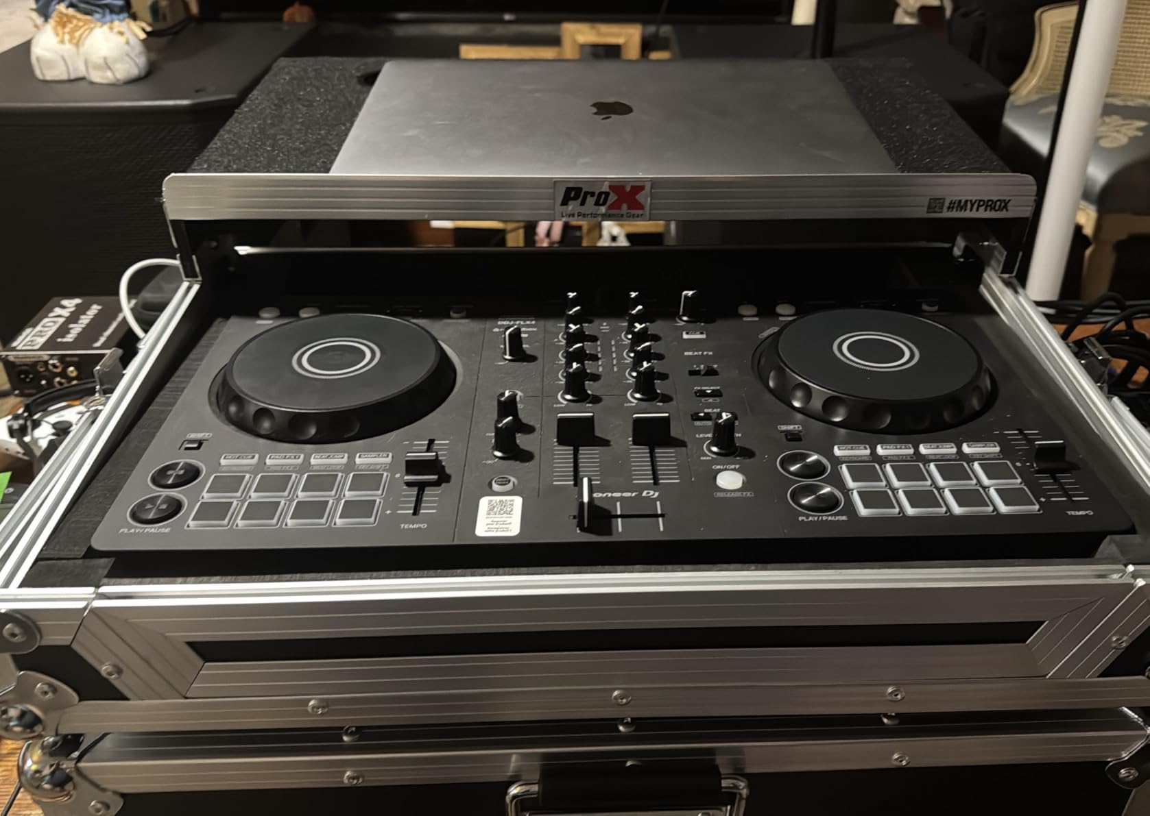 ProX X-DDJFLX4LT ATA Flight Road Case For Pioneer DDJ-FLX4 DDJ-SB3 DDJ-400 DJ Controller with Laptop Shelf Classic Finish customer photo 1