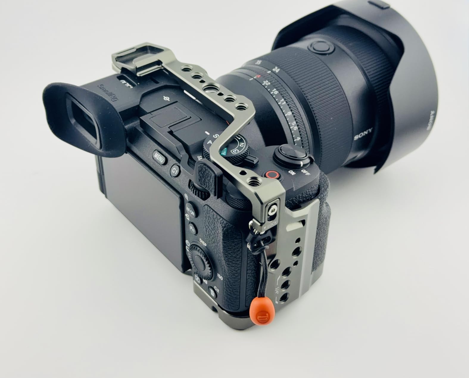 SmallRig HawkLock Quick Release Camera Cage Kit for Sony A7C II/ A7CR with Integrated Silicone Grip, Full Access Vlog Making Cage for Sony Alpha 7C II/Alpha 7CR with Cable Clamp for HDMI customer photo 1