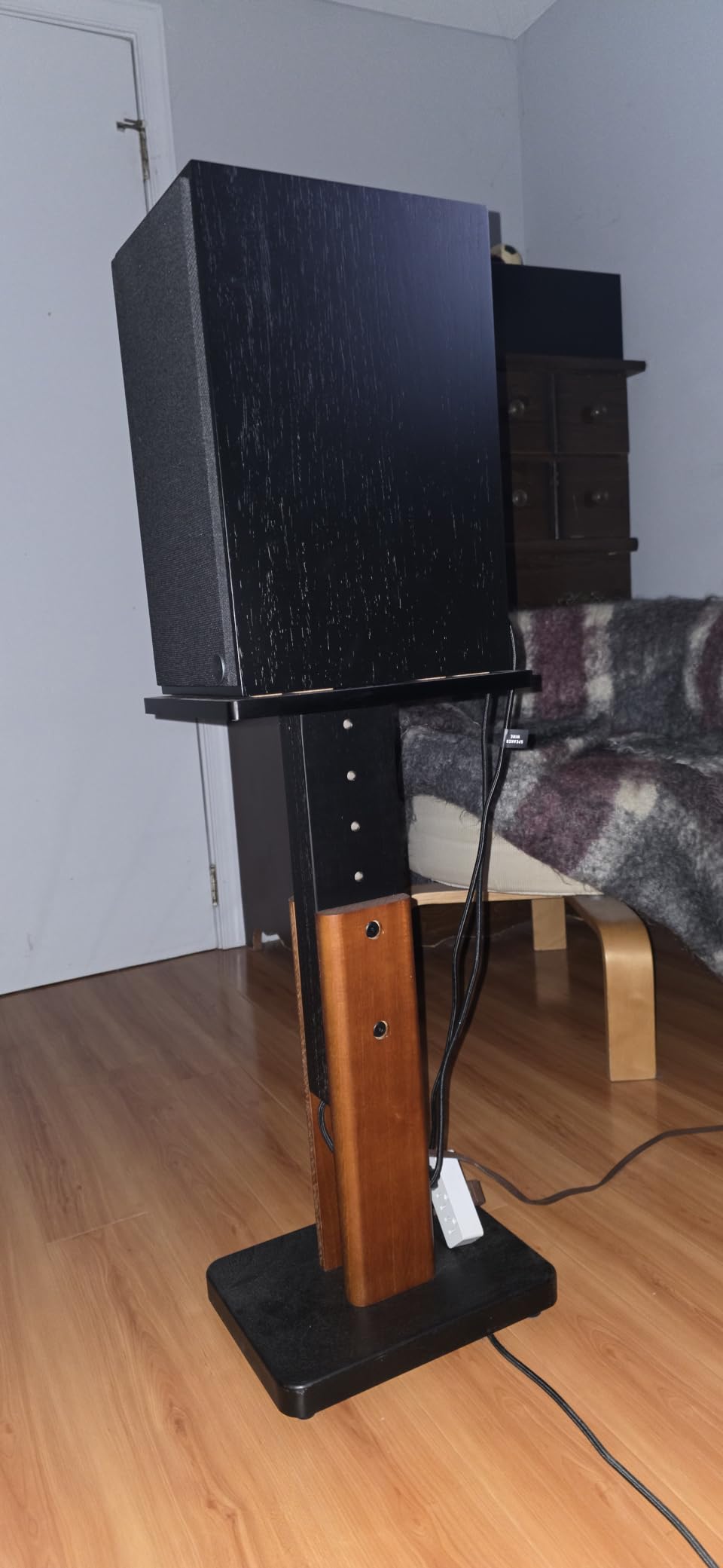 Height Adjustable Speaker Stands Pair for Studio Monitor & Bookshelf Speaker Stands - Wood Grain Floor Speaker Stands for Klipsch, ELAC, JBL, KEF, Edifier Surround Sound Speaker Stand Up to 50 Lbs customer photo 1