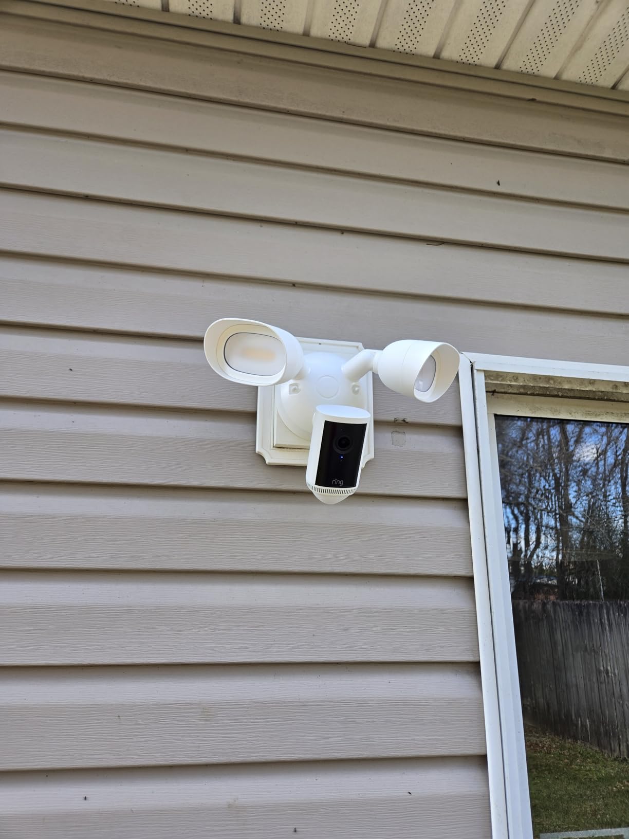 Ring Floodlight Cam 4K Pro (newest model), Wired, Retinal 4K with wide-angle video, 10x Enhanced Zoom, and 2000 Lumen Floodlights, White customer photo 2